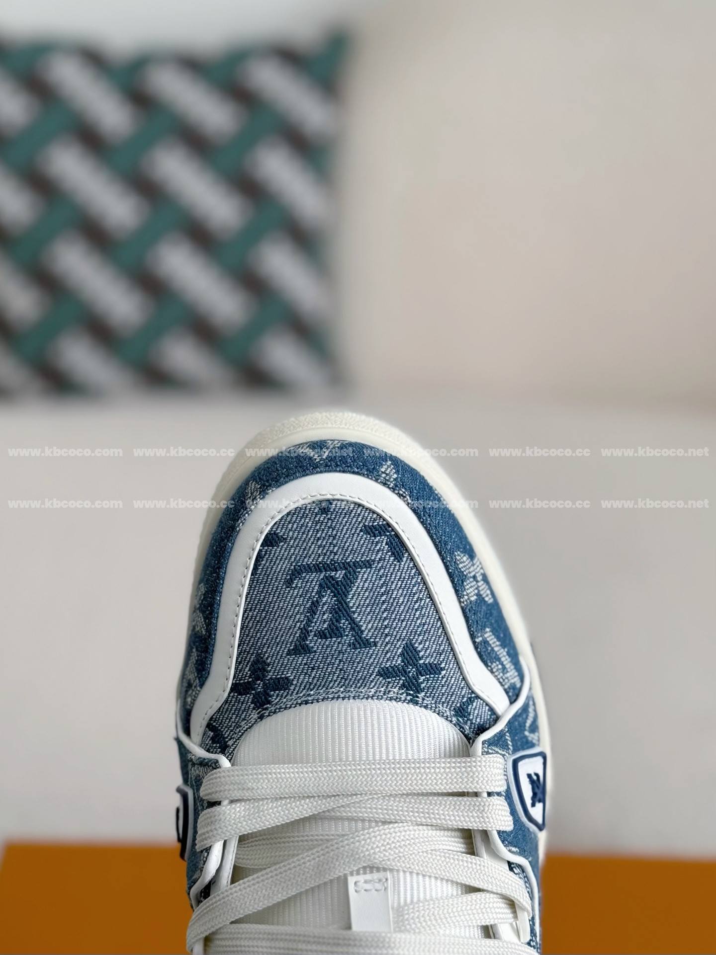 【#4115】 LOUIS VUITTON RUNNER TATIC SNEAKERS
