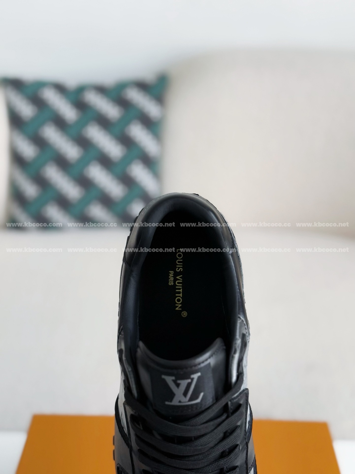 【#3978】 LOUIS VUITTON RUN AWAYCasual Shoes