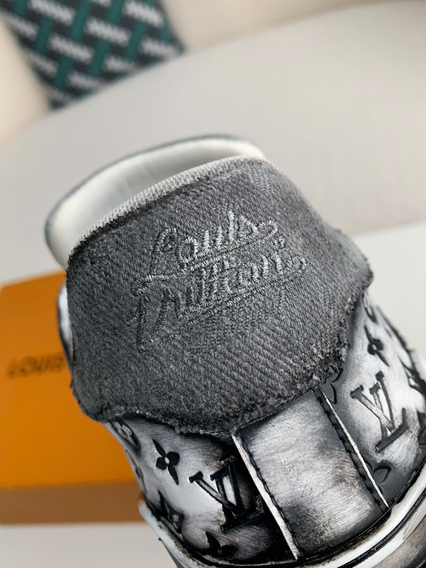 [#3320]LOUIS VUITTON TRAINER SNEAKERS