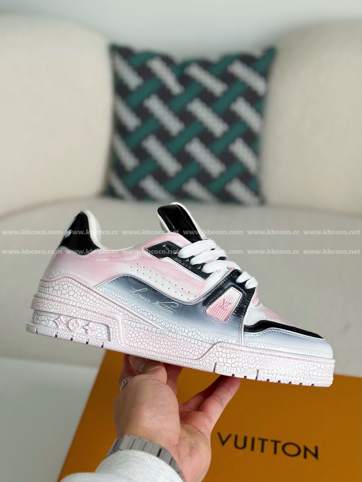 【#4491】 LOUIS VUITTON TRAINER SNEAKERS