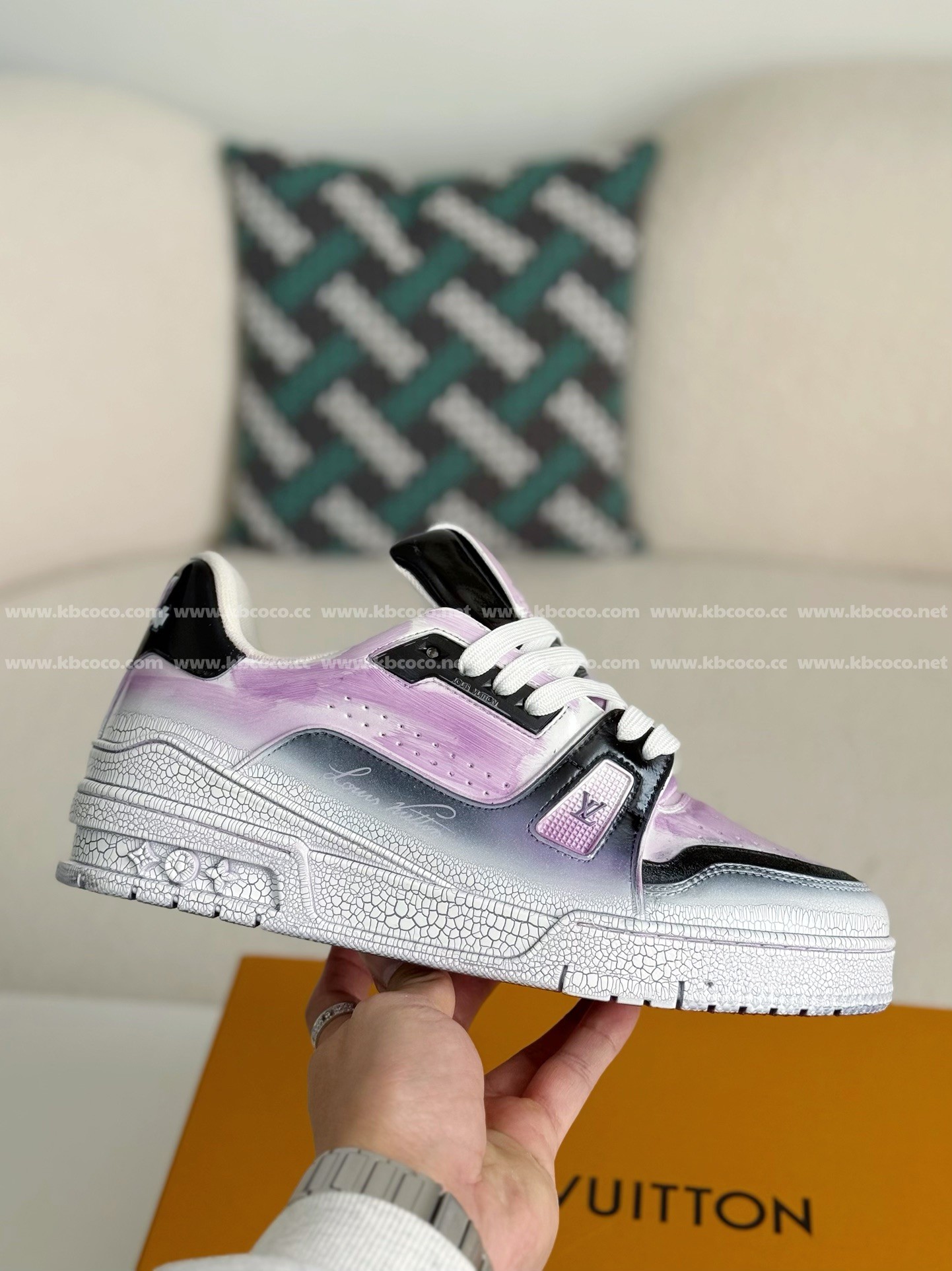 【#4490】 LOUIS VUITTON TRAINER SNEAKERS