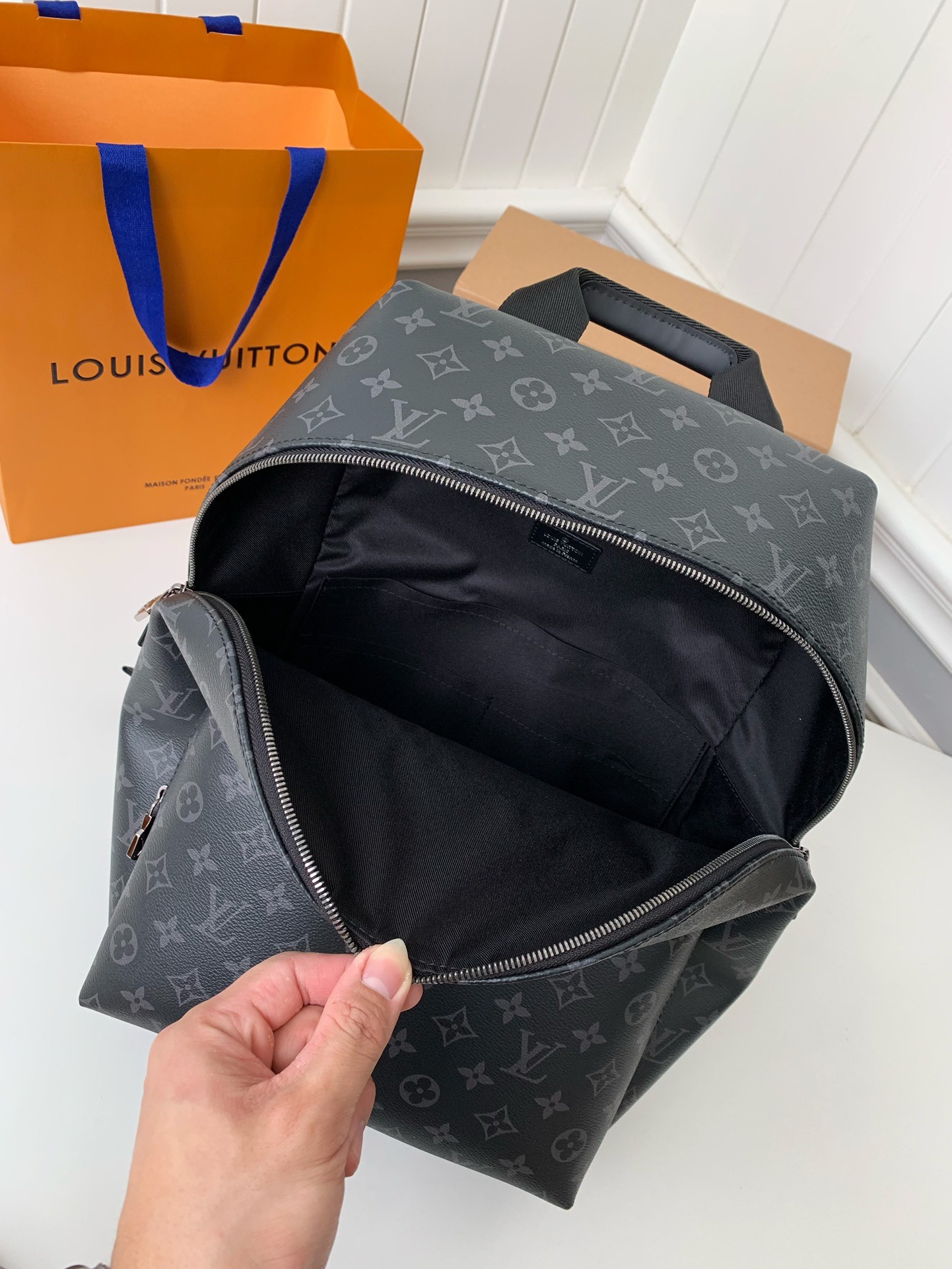 Louis Vuitton Men's DISCOVERY Black Flower Backpack M43186 Top Quality