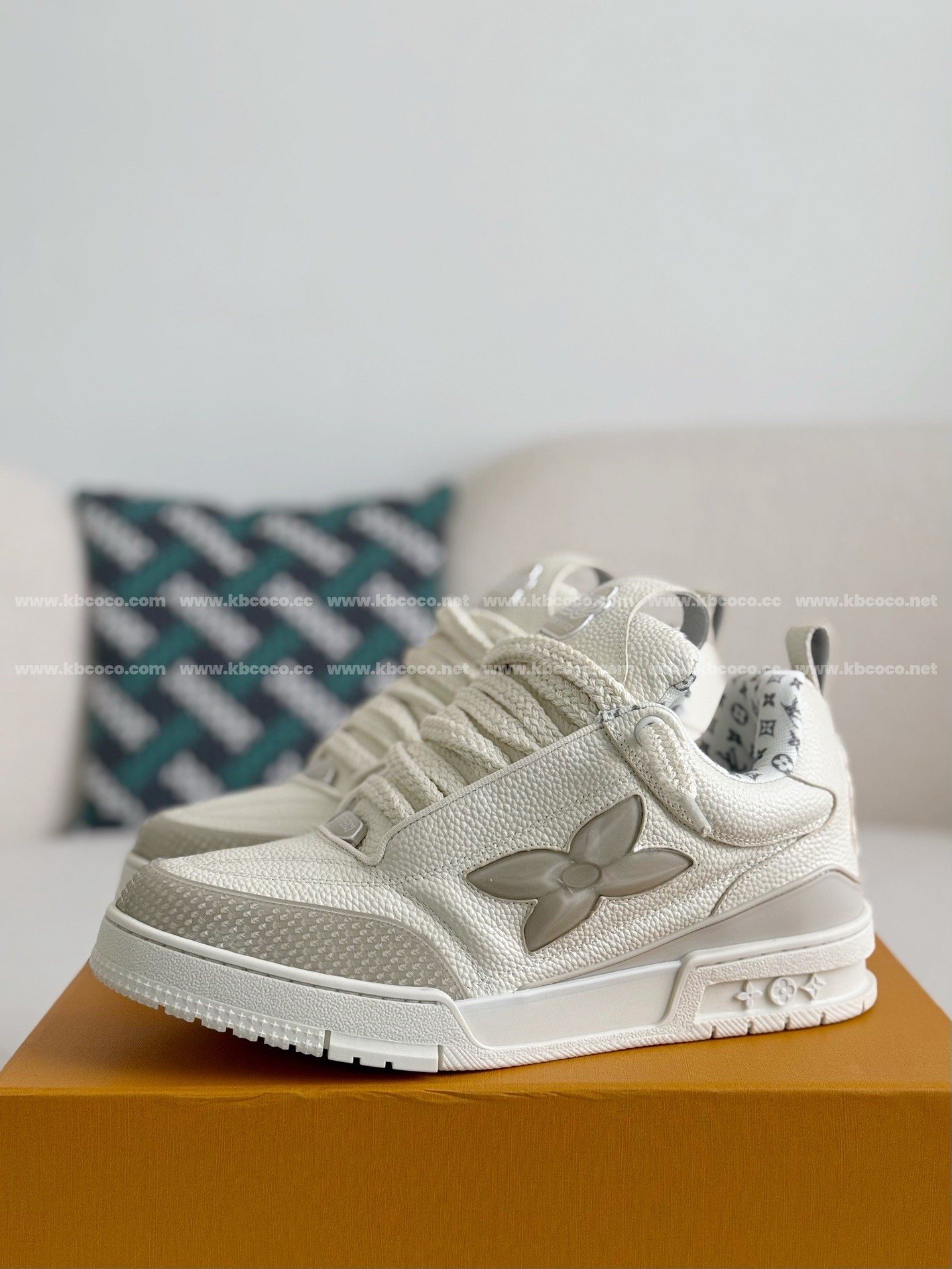 【#4034】 LOUIS VUITTON TRAINER SNEAKERS