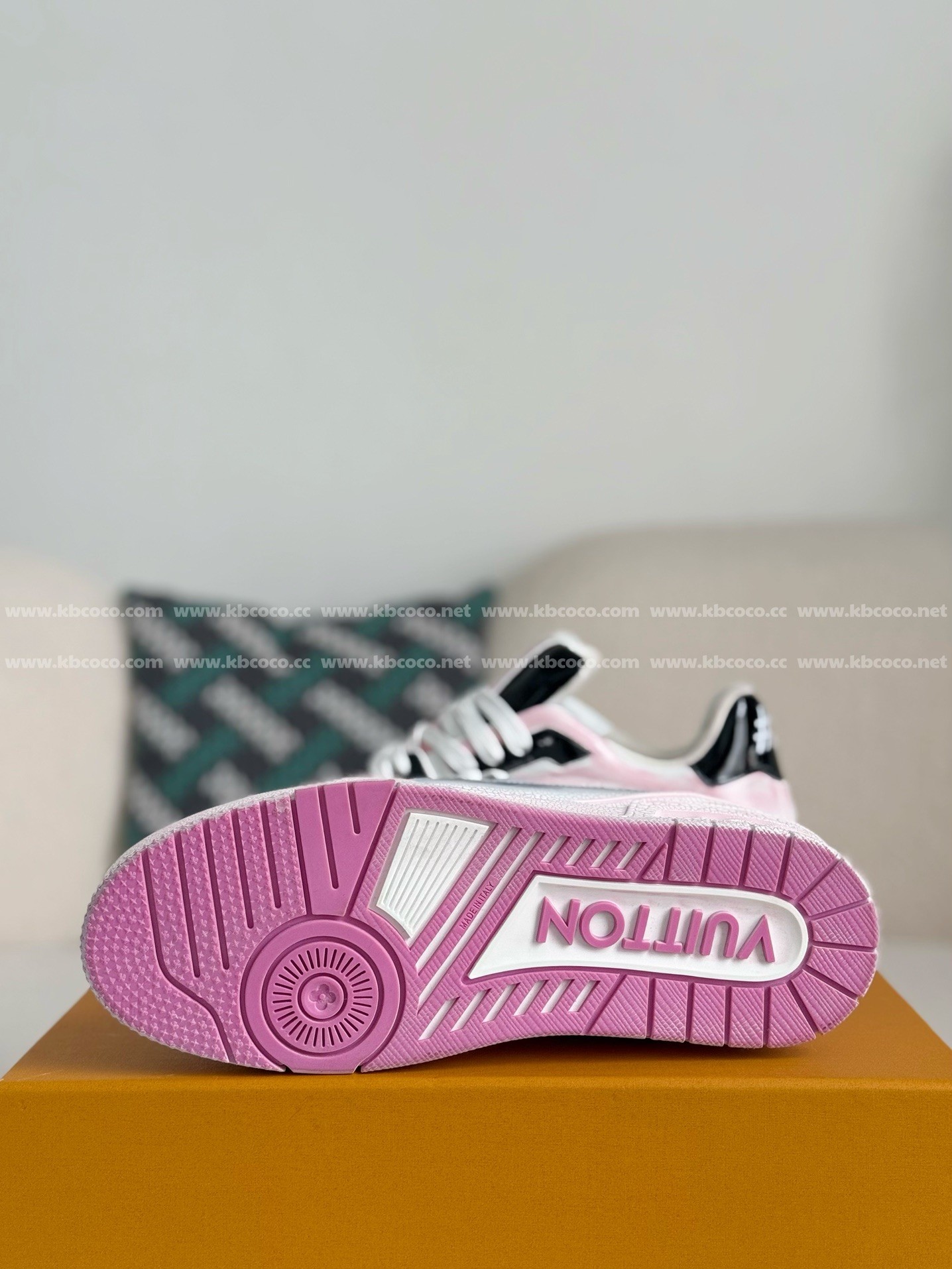 【#4491】 LOUIS VUITTON TRAINER SNEAKERS