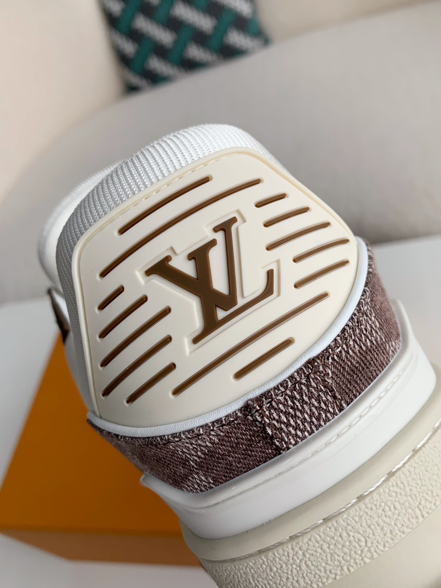 【#3135】LOUIS VUITTON TRAINER SNEAKERS