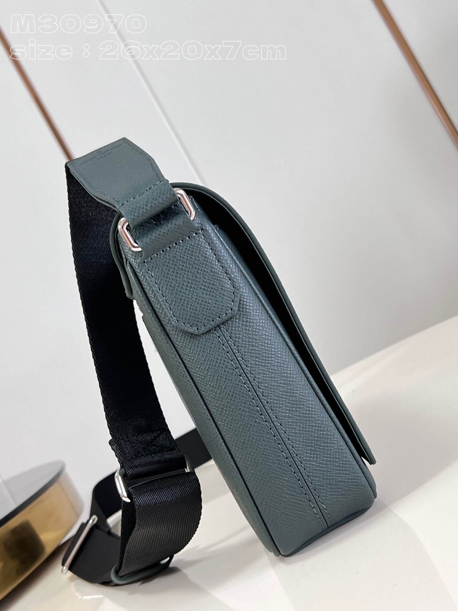 Louis Vuitton District PM M30970，Top quality