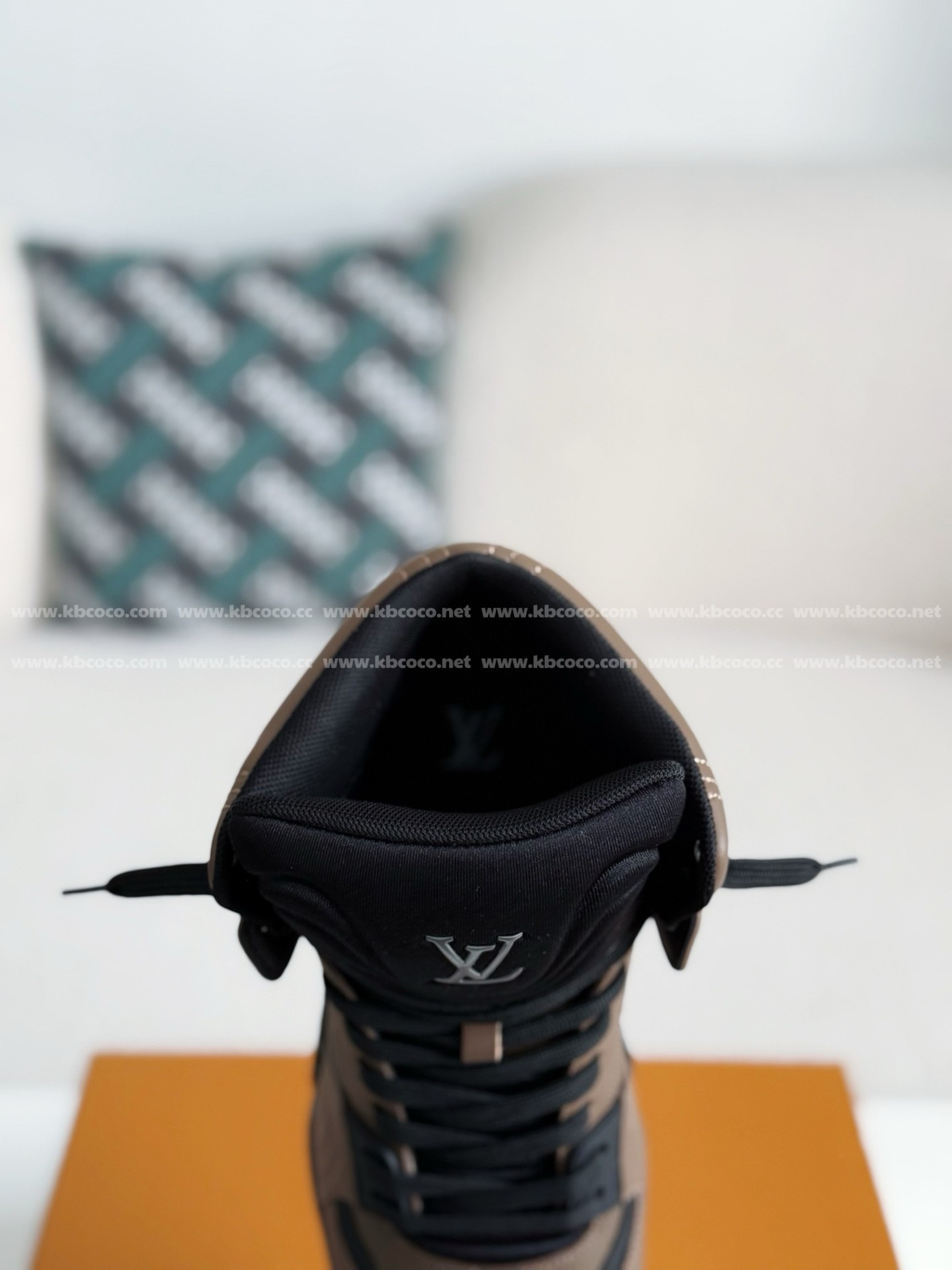 【#4625】 Louis Vuitton Trainers High-Top Plimsolls