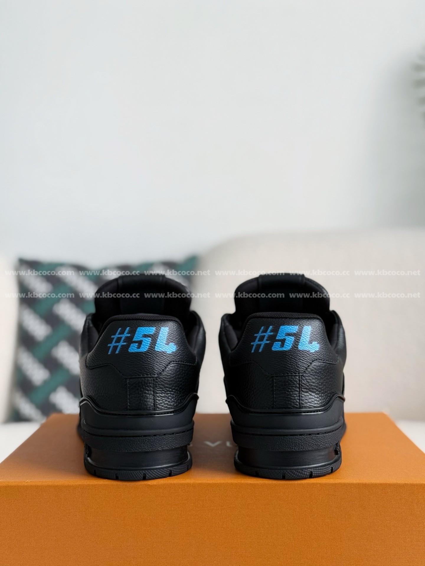 【#5224】 LOUIS VUITTON TRAINER SNEAKERS