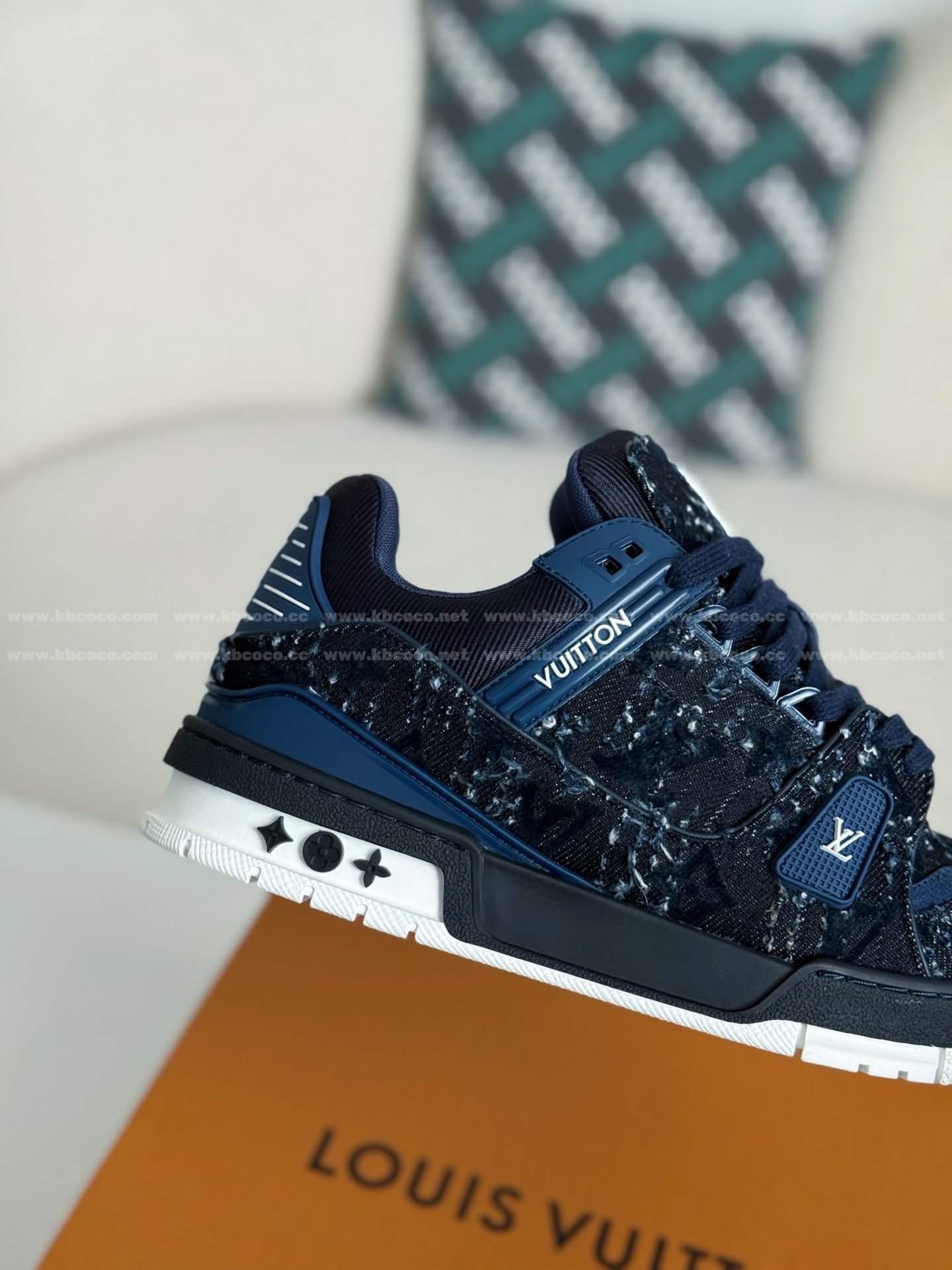 【#5802】 LOUIS VUITTON TRAINER SNEAKERS