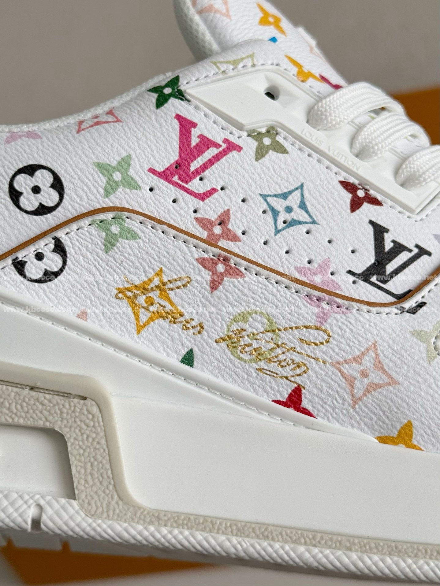 【#4186】 LOUIS VUITTON TRAINER SNEAKERS