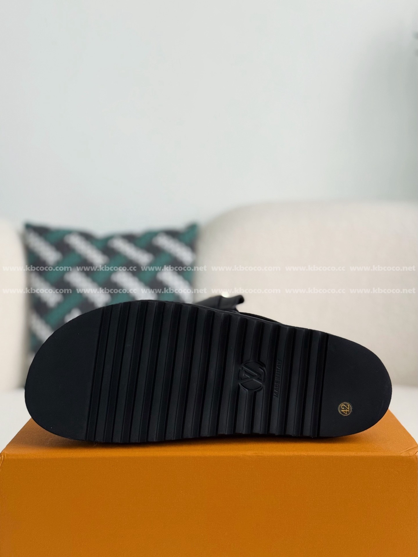 【#5281】 LOUIS VUITTON SANDALS