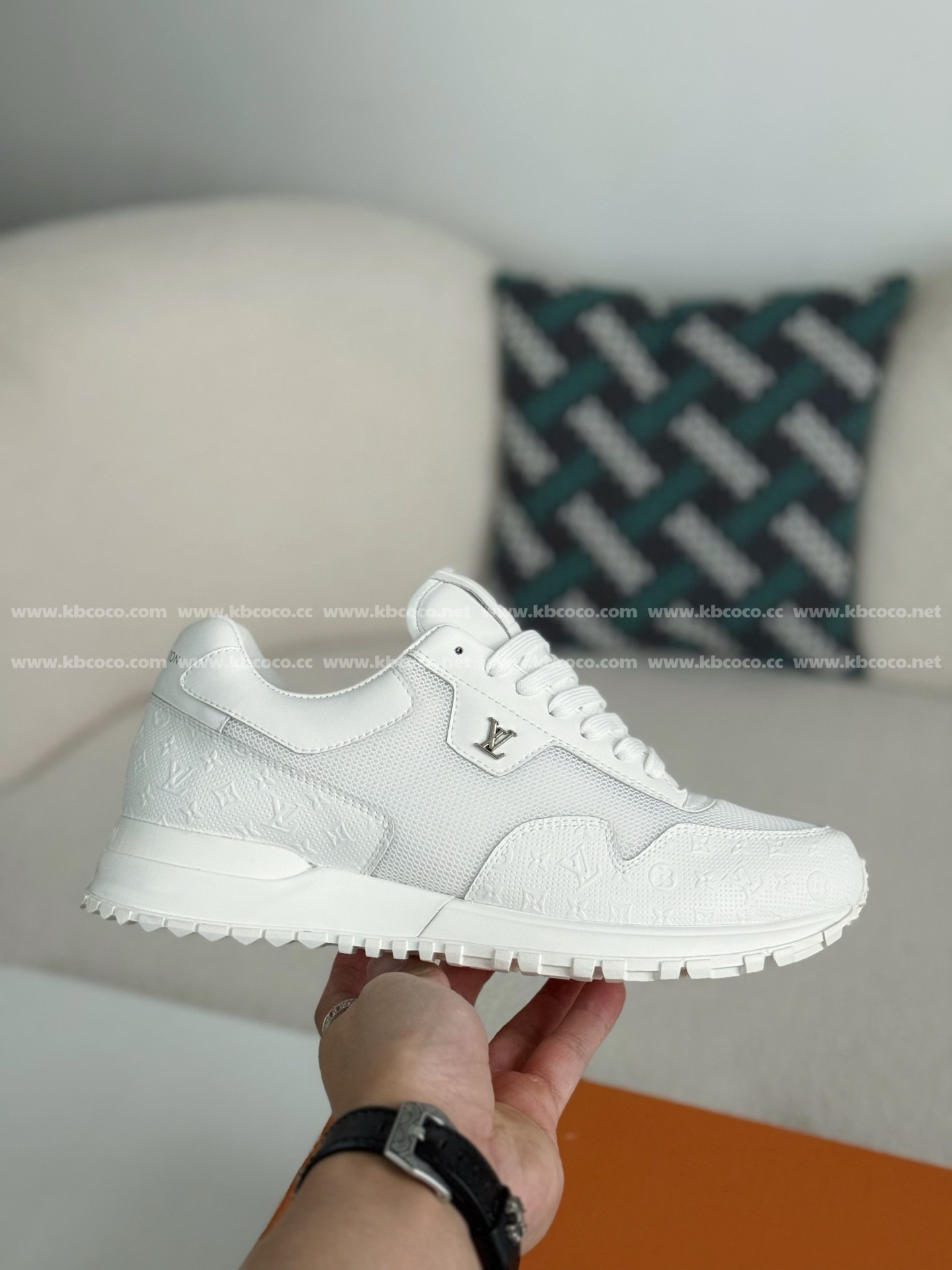 【#5392】 LOUIS VUITTON RUN AWAYCASUAL SHOES