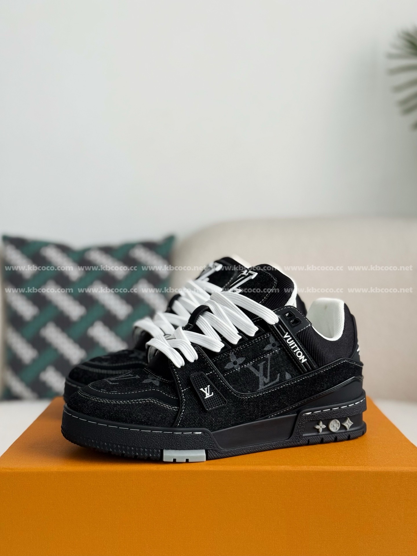 【#4635】 LOUIS VUITTON TRAINER SNEAKERS