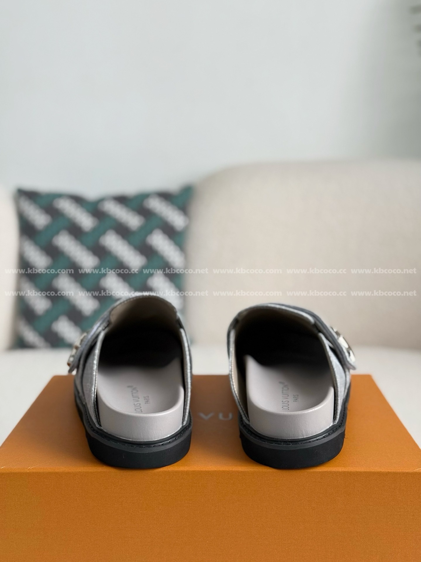 【#5225】 LOUIS VUITTON SANDALS