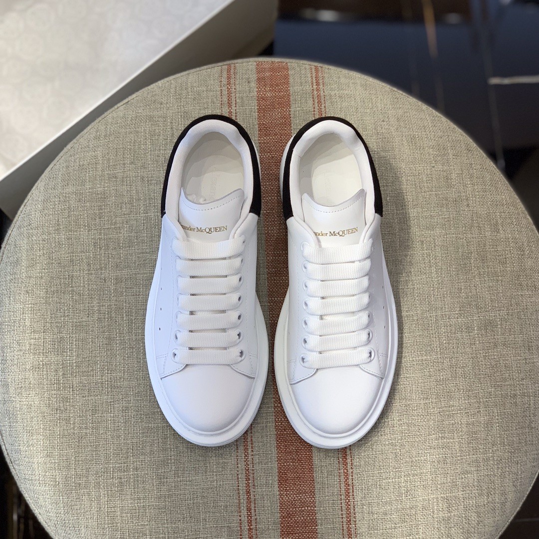 Alexander McQueen MQ Black velvet tail Sneakers