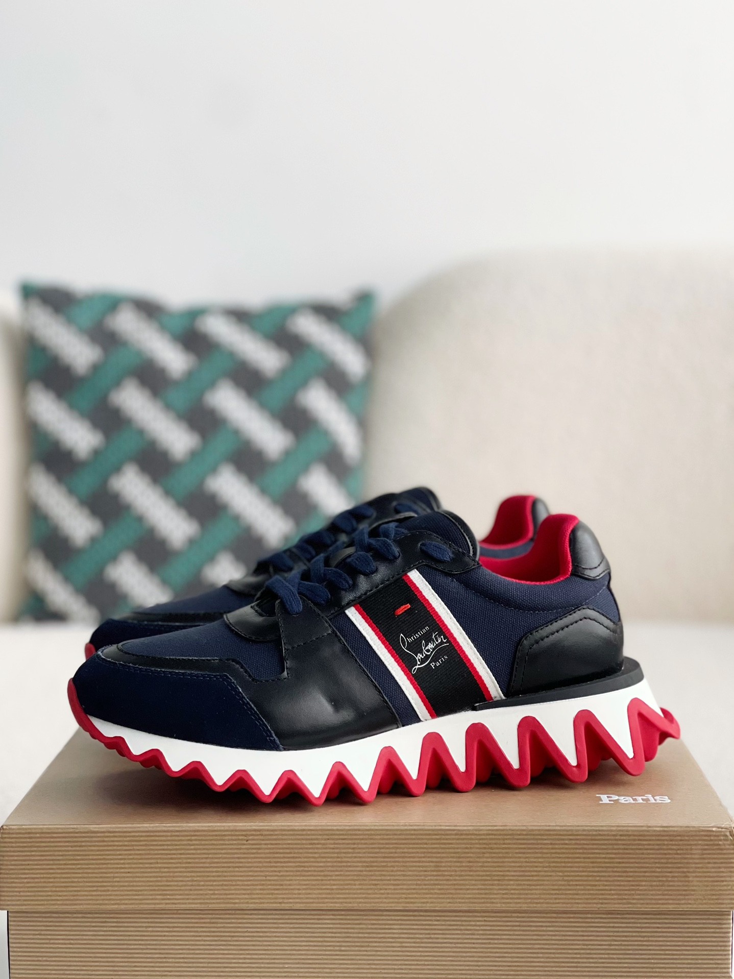 【#3015】 Christian Louboutin Sneakers