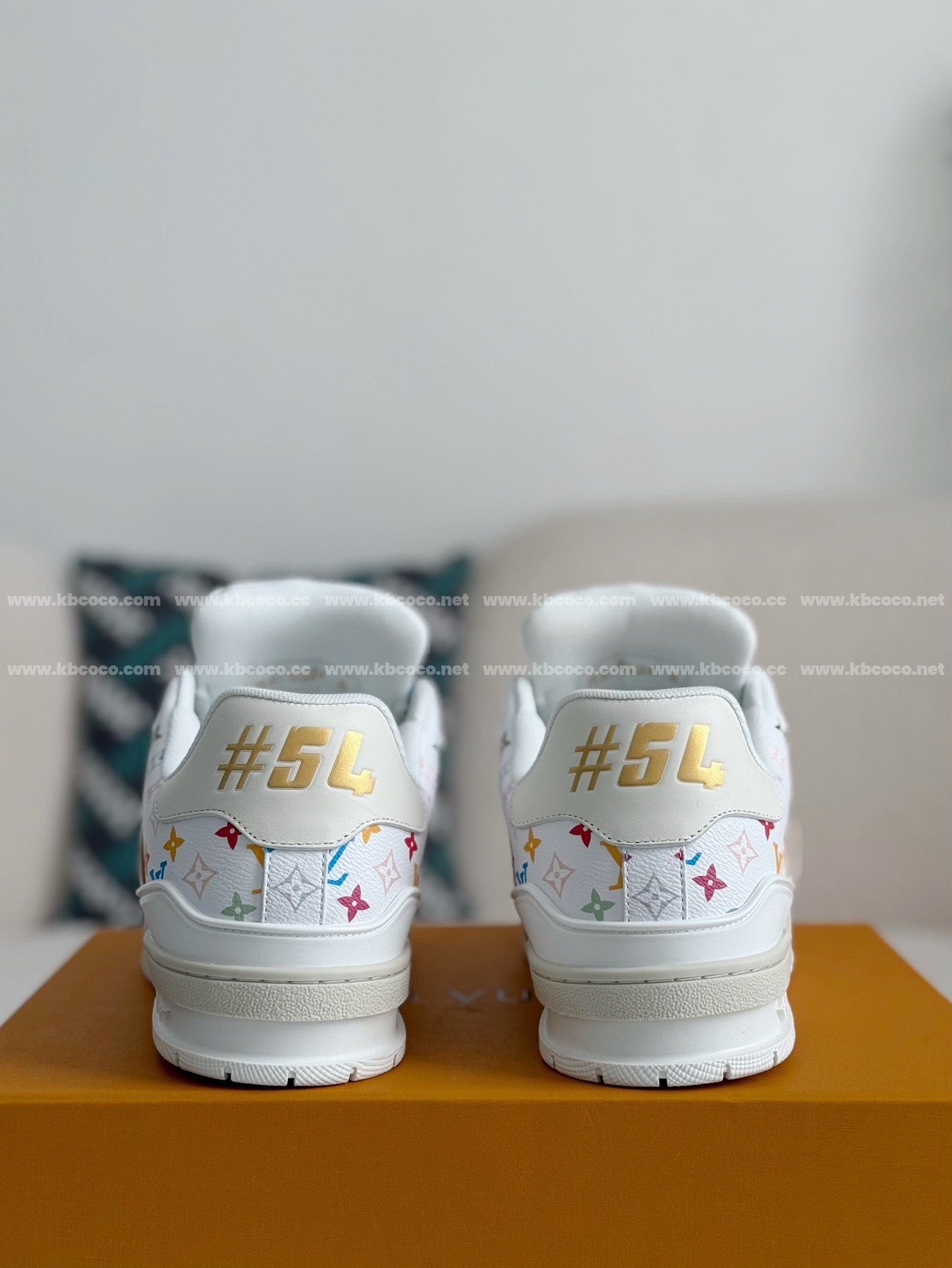 【#4186】 LOUIS VUITTON TRAINER SNEAKERS