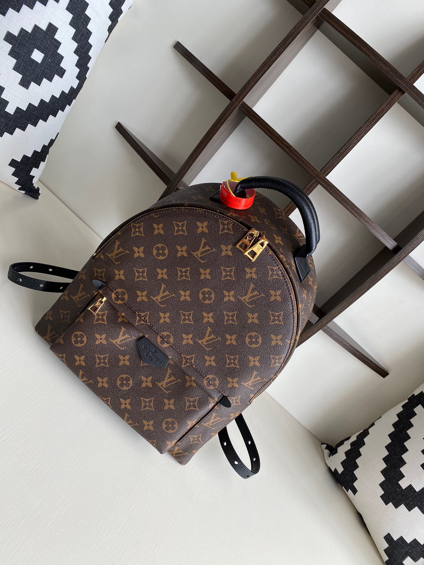 LOUIS VUITTON Palm Springs MM M44874