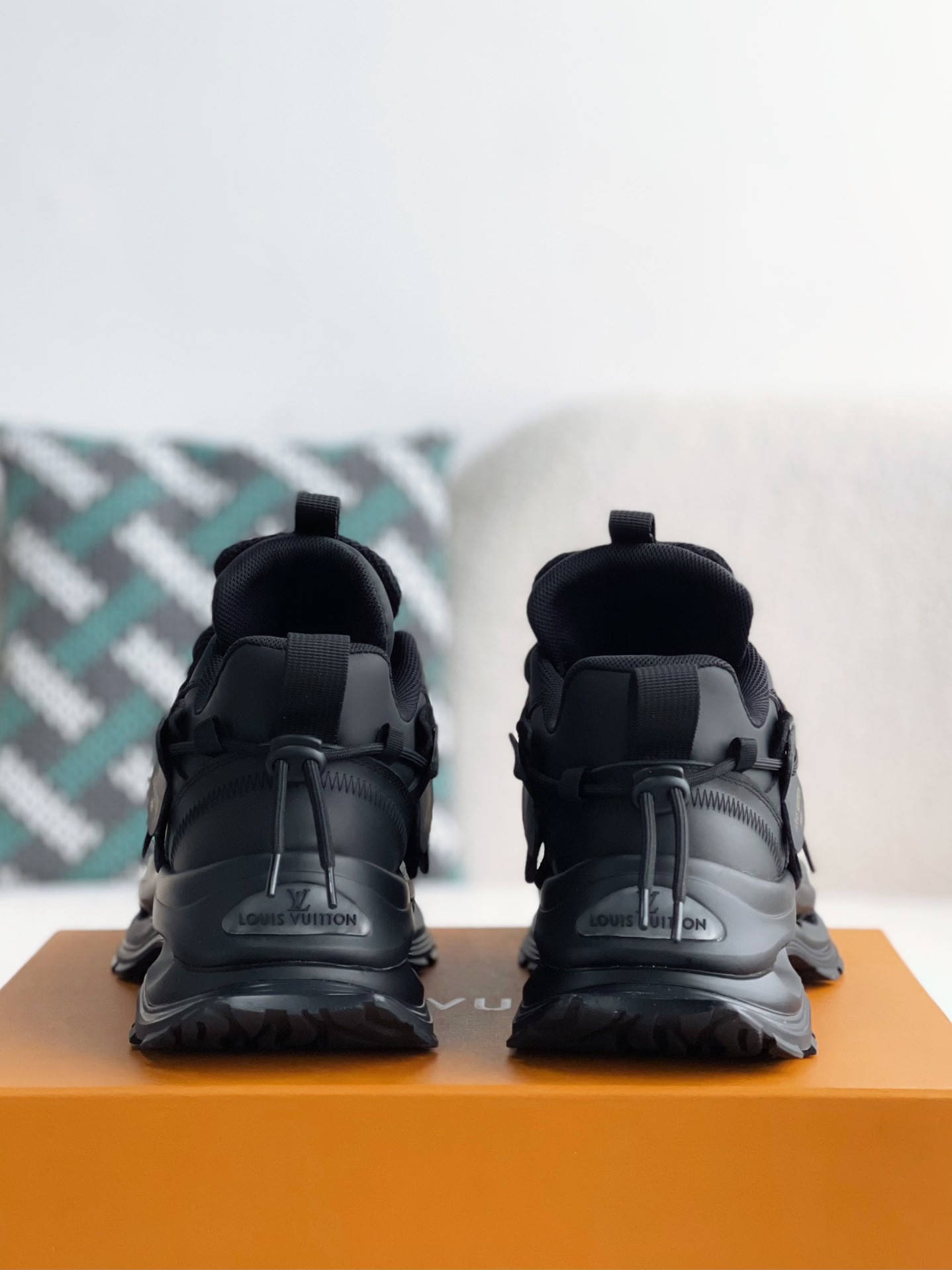 [#3520」 LOUIS VUITTON CASUAL SNEAKERS