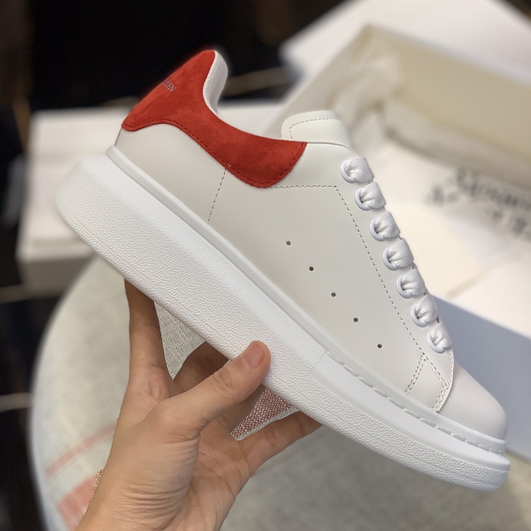 Alexander McQueen MO Red velvet tail Sneakers