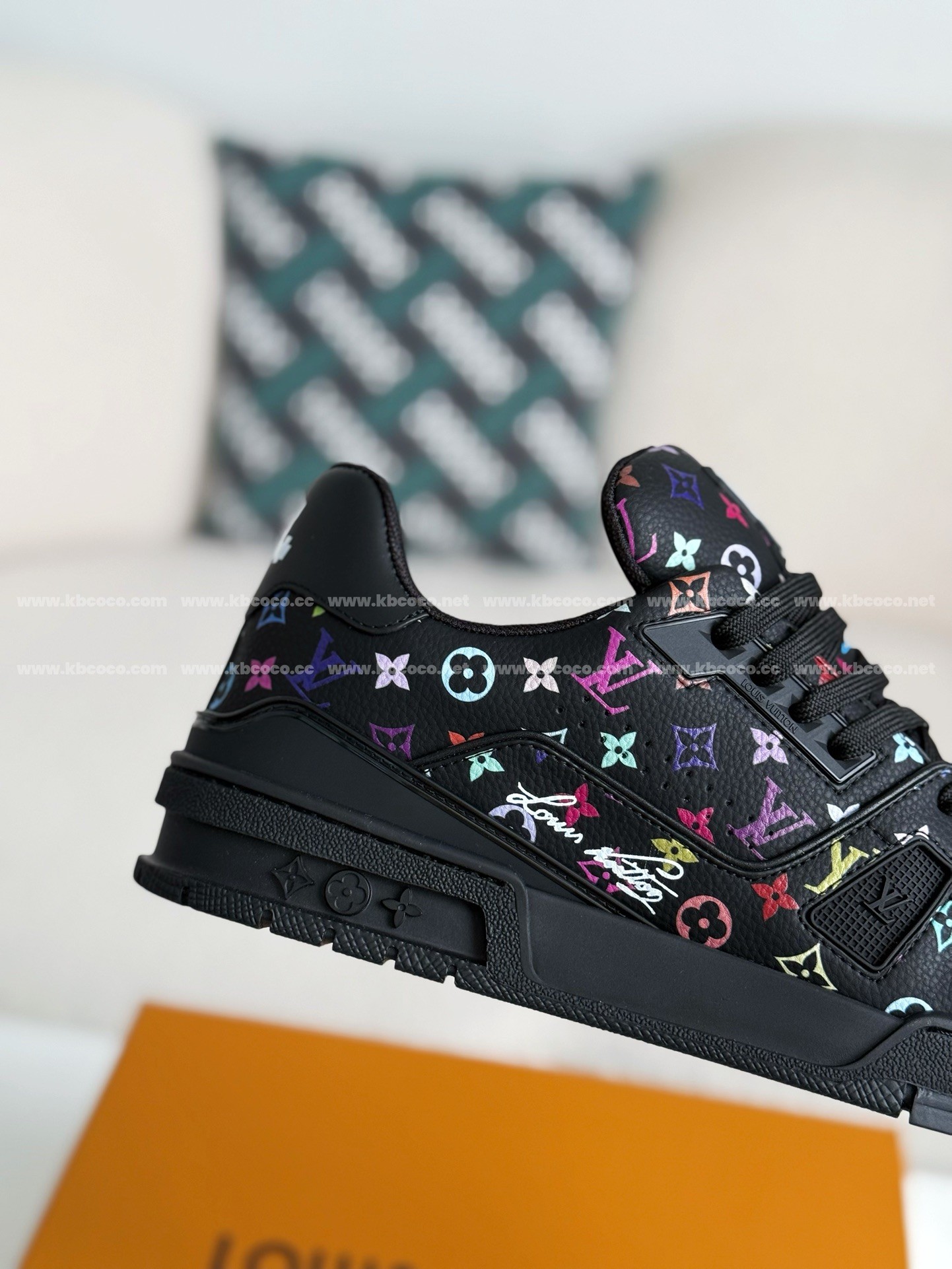 【#4230】 LOUIS VUITTON SNEAKERS