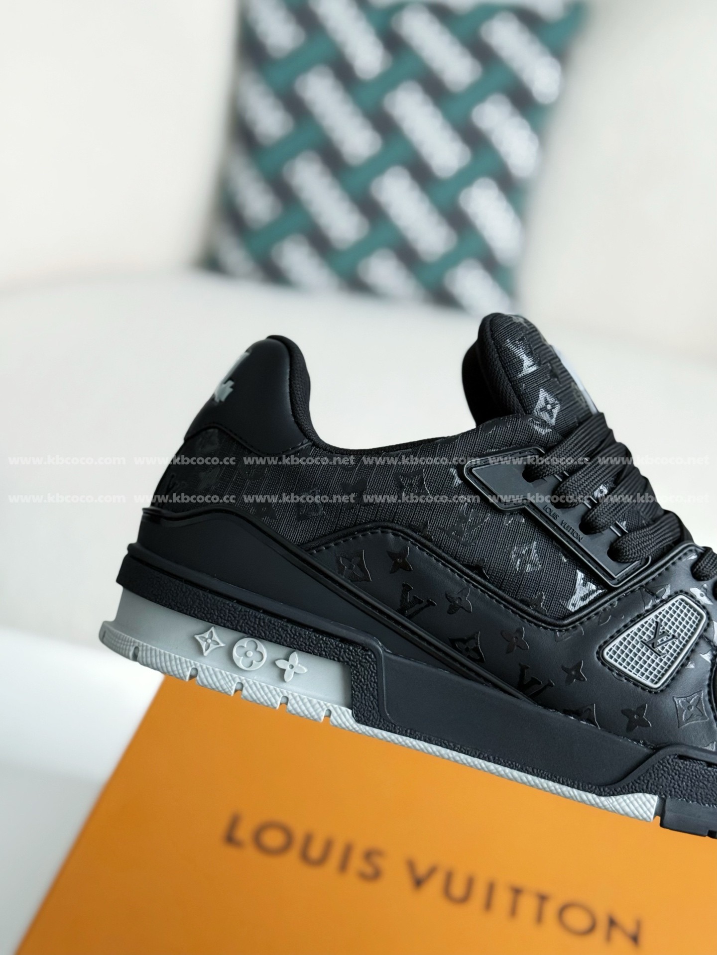 【#5260】 LOUIS VUITTON TRAINER SNEAKERS
