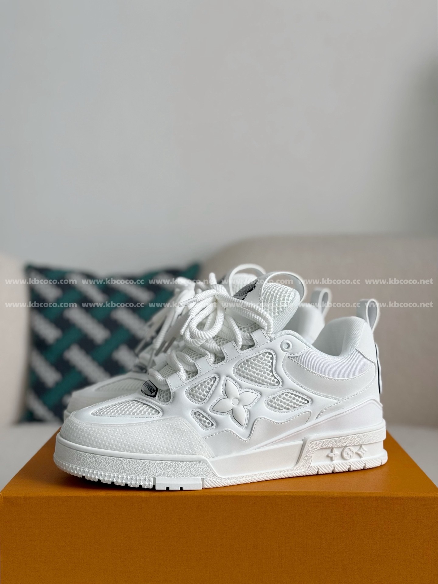【#4539】 LOUIS VUITTON TRAINER SNEAKERS