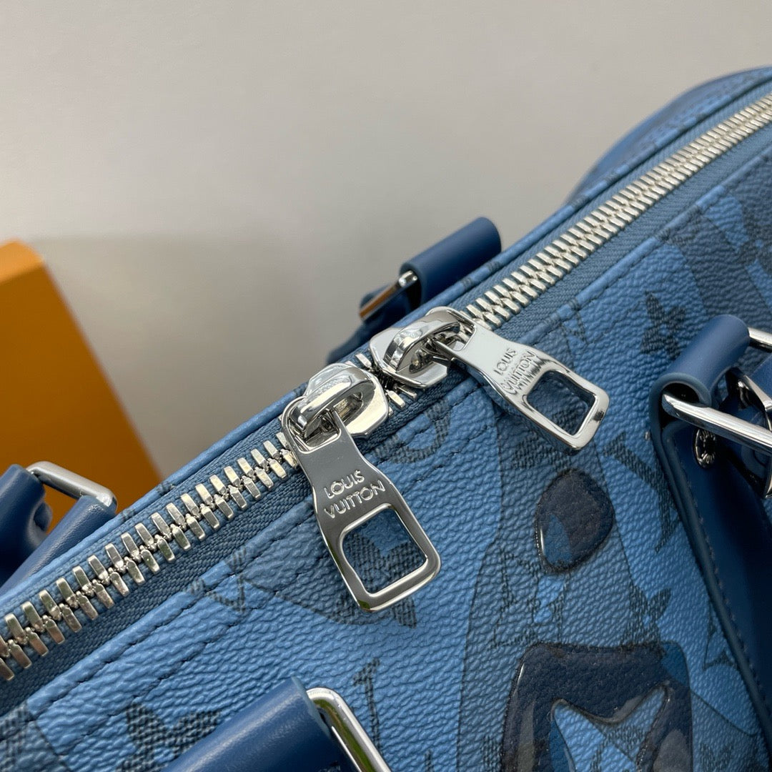 LOUIS VUITTON keepal BANDOULIÈRE 35 Crossbody bag/top quality M22573