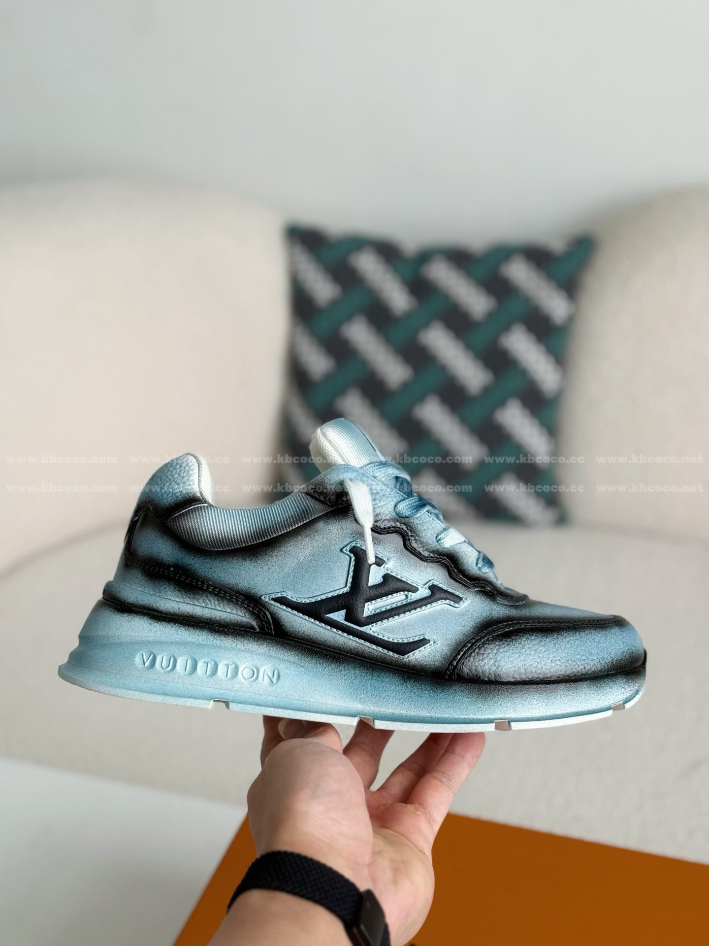 【#5861】 LOUIS VUITTON CLASSIC CASUAL SHOES