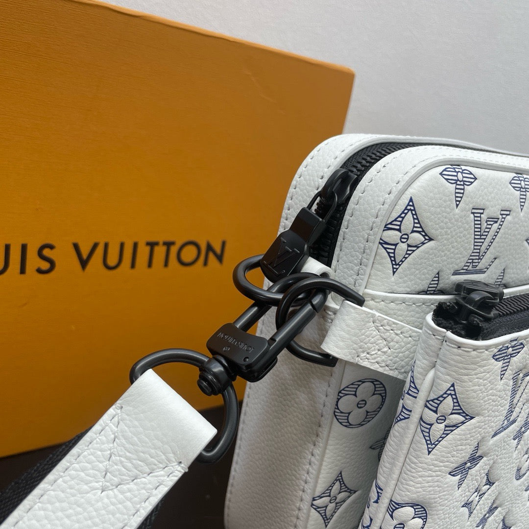 LOUIS VUITTON TrioMessenger Postman bag/top quality M24754