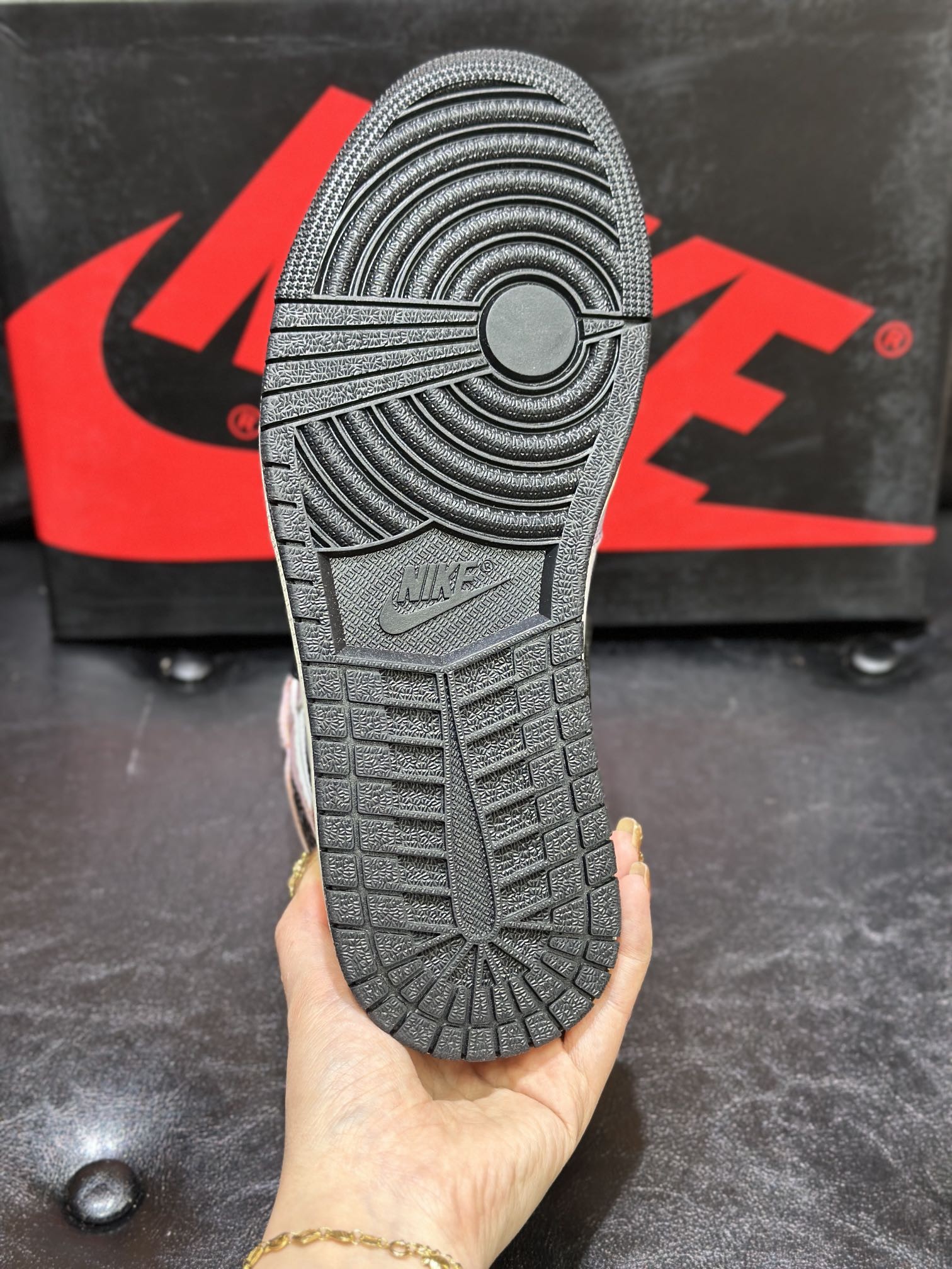 Jordan 1 Retro High OG Skyline