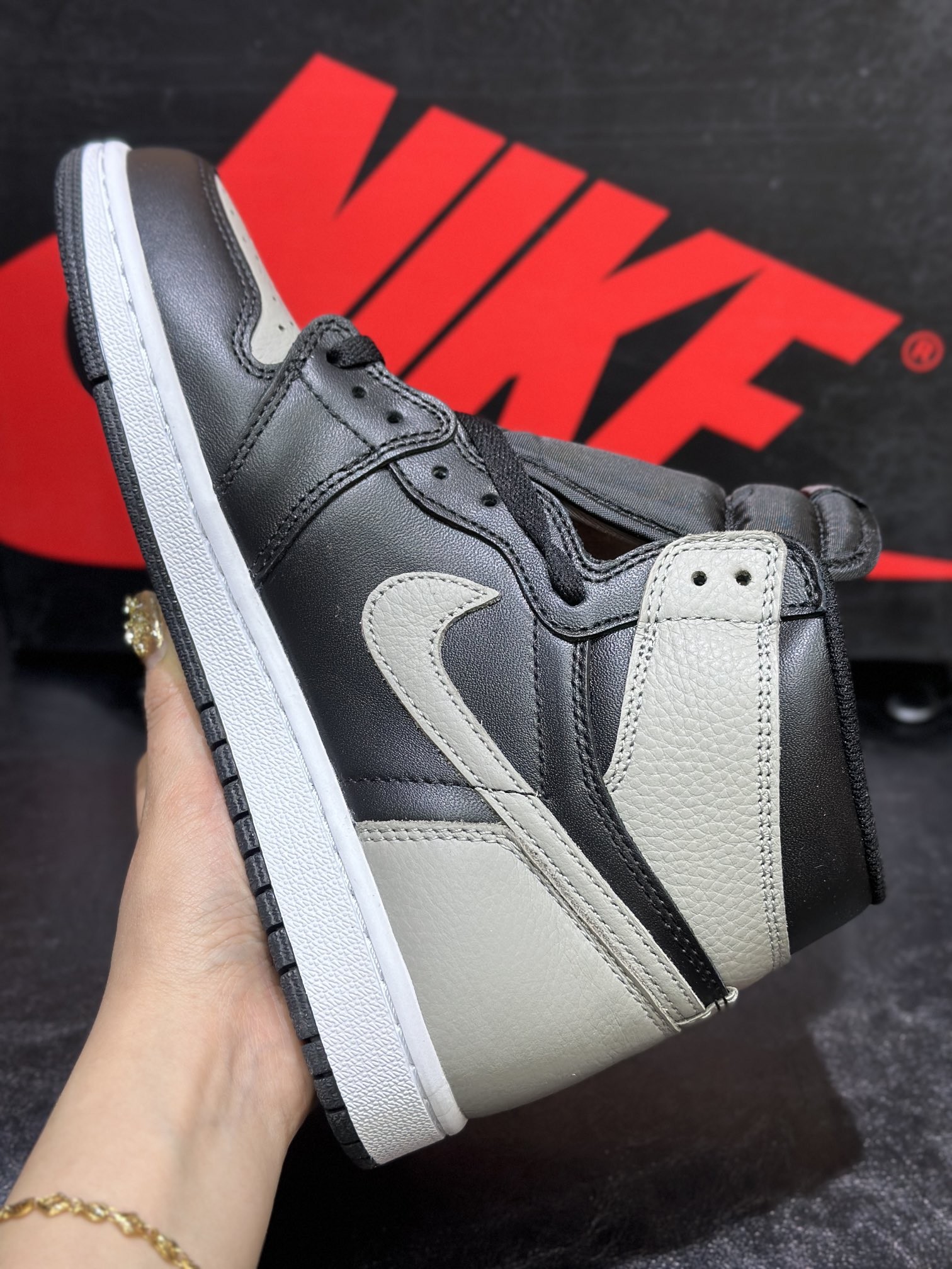 Air Jordan 1 Retro High OG Shadow Black Grey