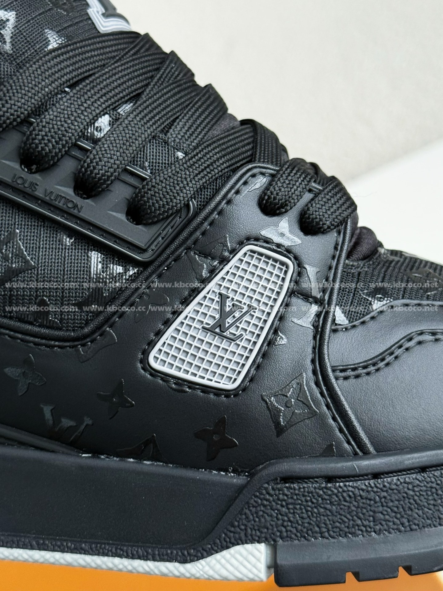 【#5260】 LOUIS VUITTON TRAINER SNEAKERS