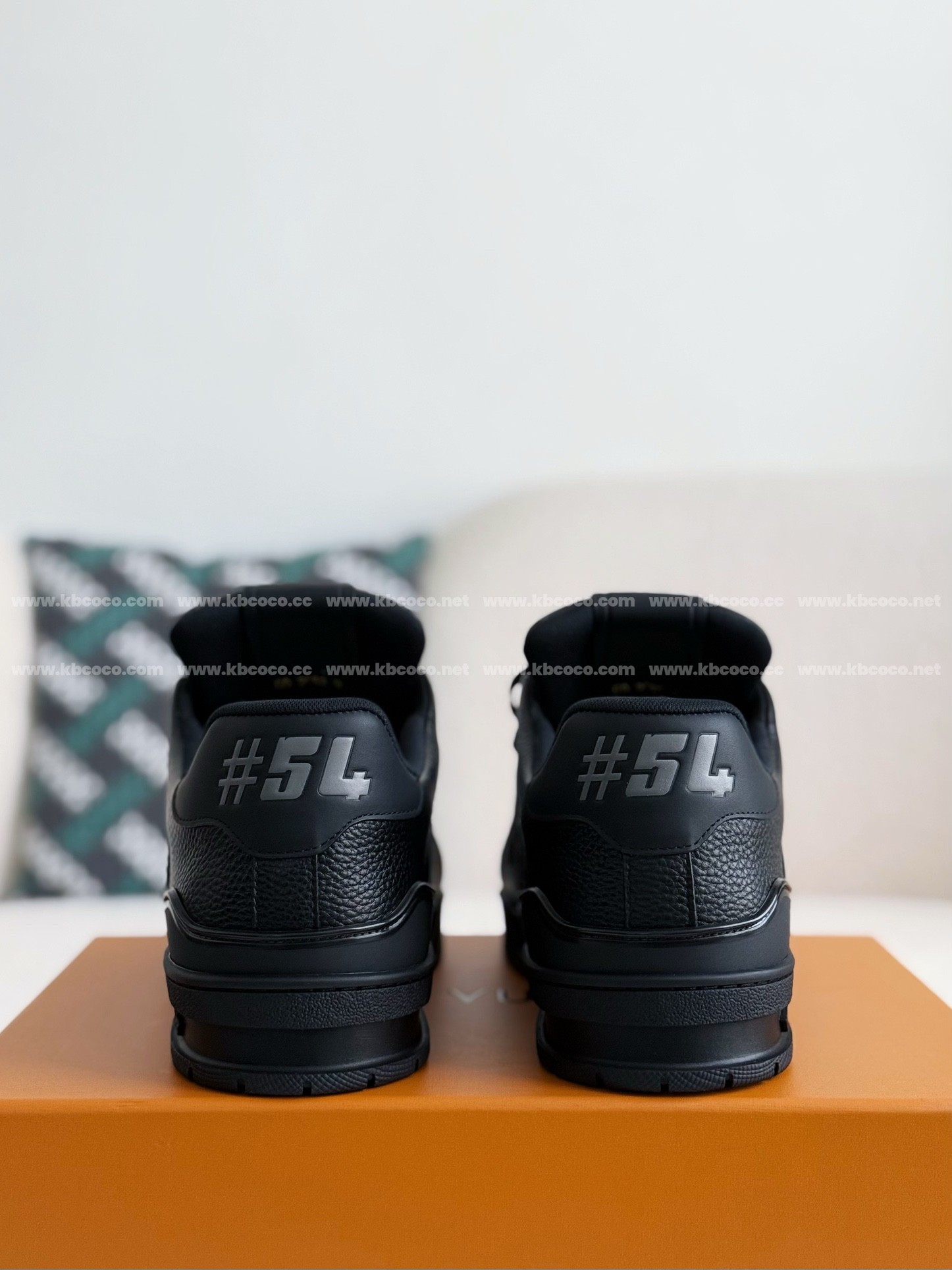 【#4102】LOUIS VUITTON TRAINER SNEAKERS