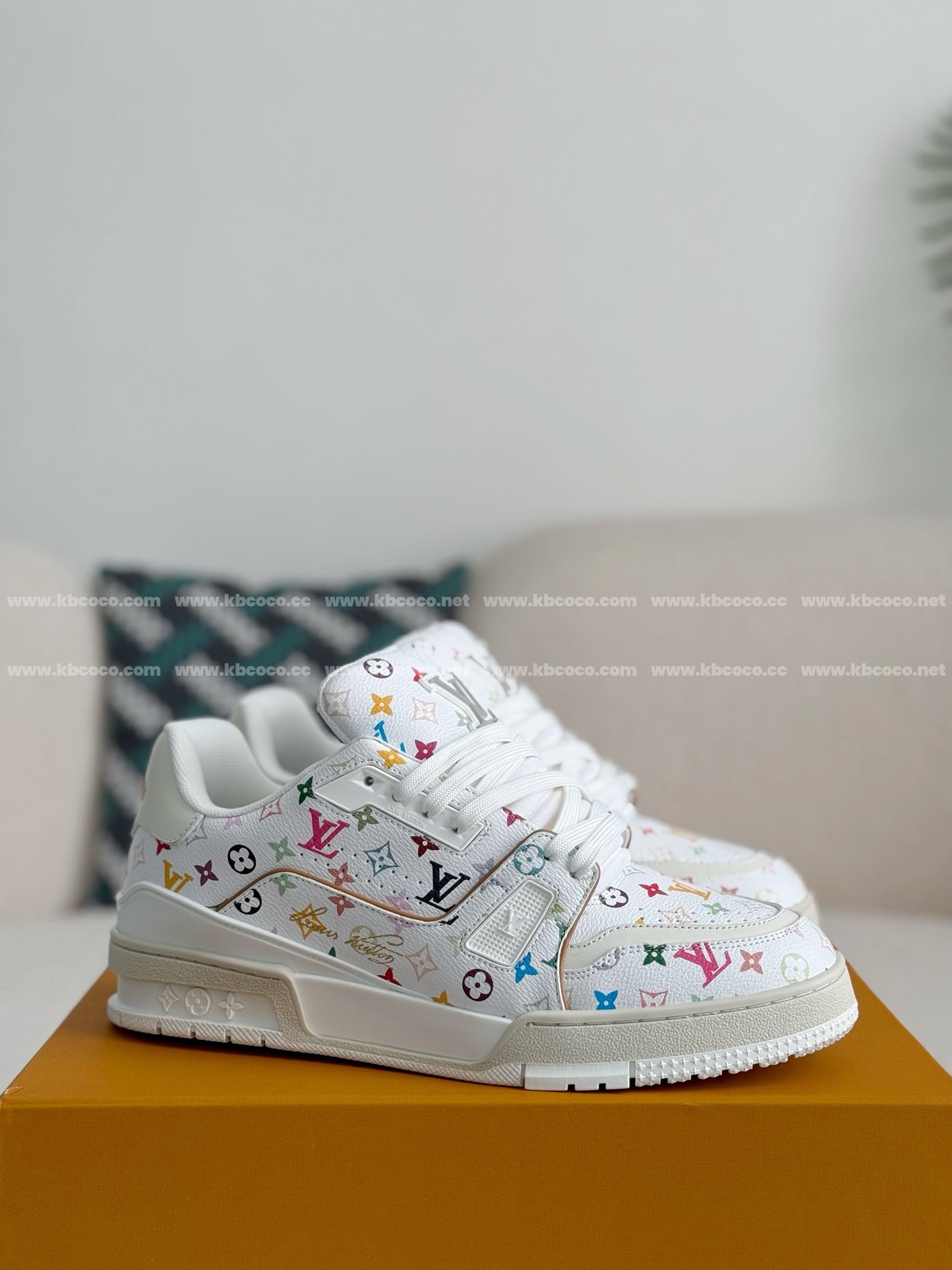 【#4186】 LOUIS VUITTON TRAINER SNEAKERS