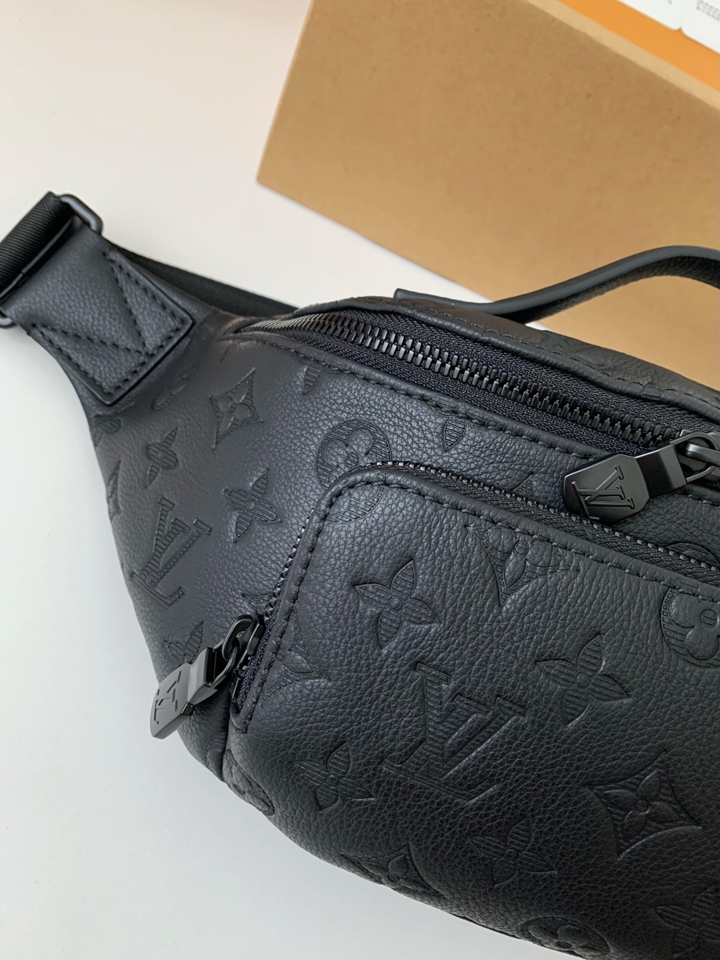 New Louis Vuitton RUSH waist bag M47058