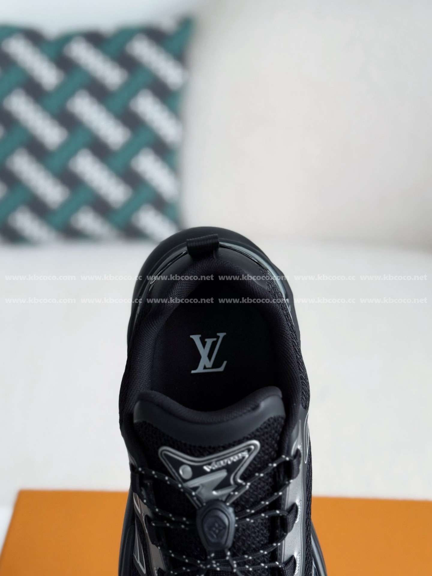 【#5229】 LOUIS VUITTON RUNNER TATIC CASUAL SHOES