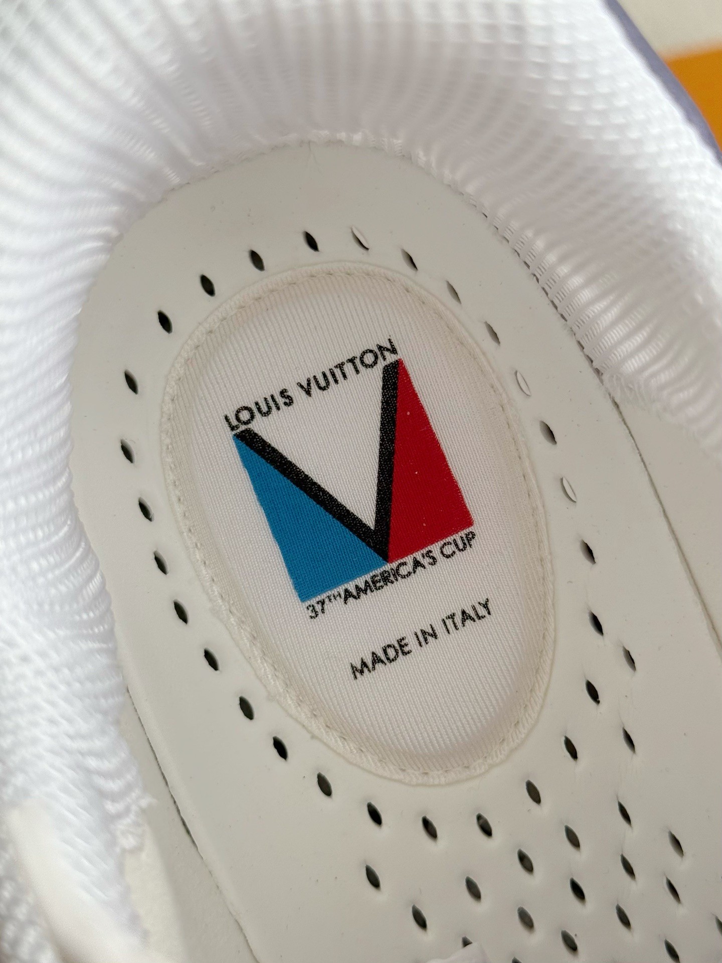 [#3807I LOUIS VUITTON TRAINER SNEAKERS 37th America's Cup Limited Edition