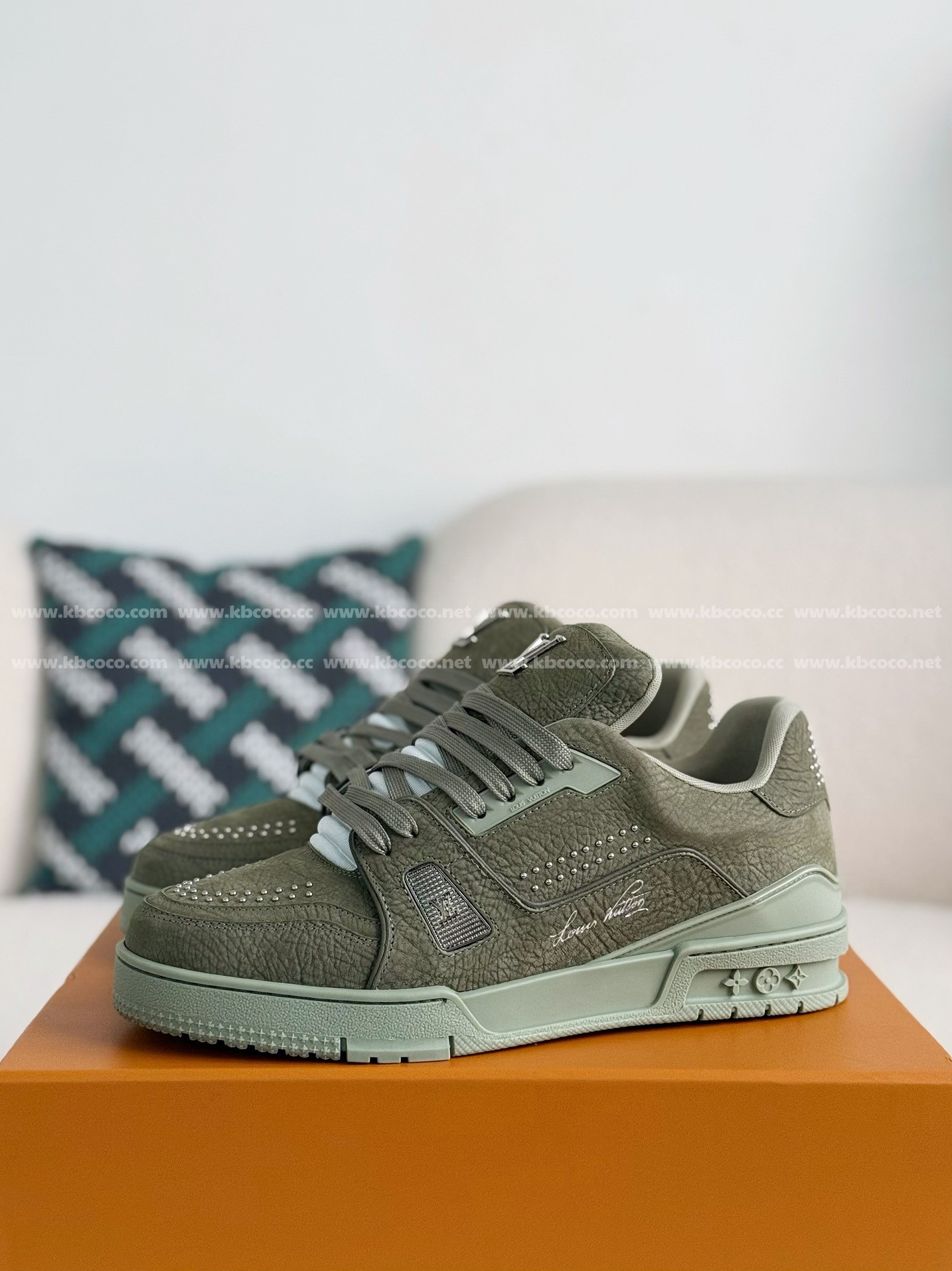 【#4530】 LOUIS VUITTON TRAINER SNEAKERS