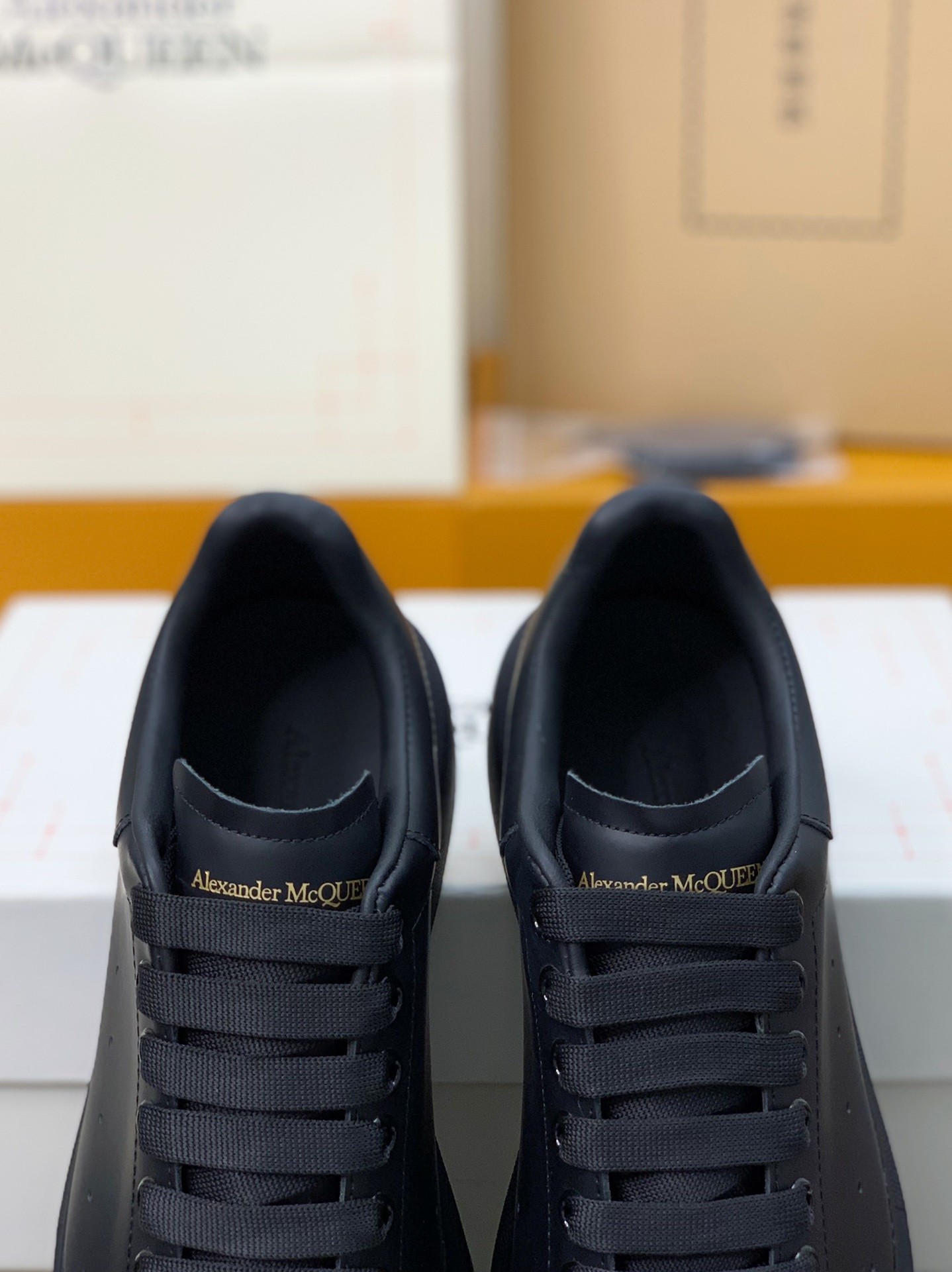 Alexander McQueen versatile Sneakers