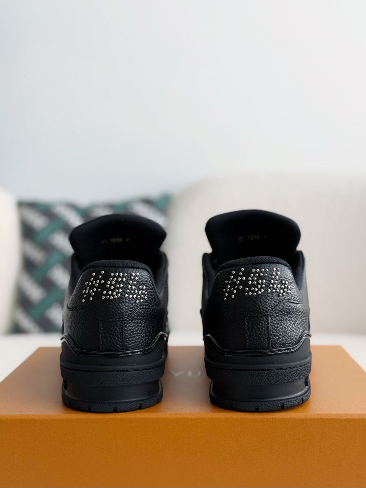 [#3876」 LOUIS VUITTON TRAINER SNEAKERS