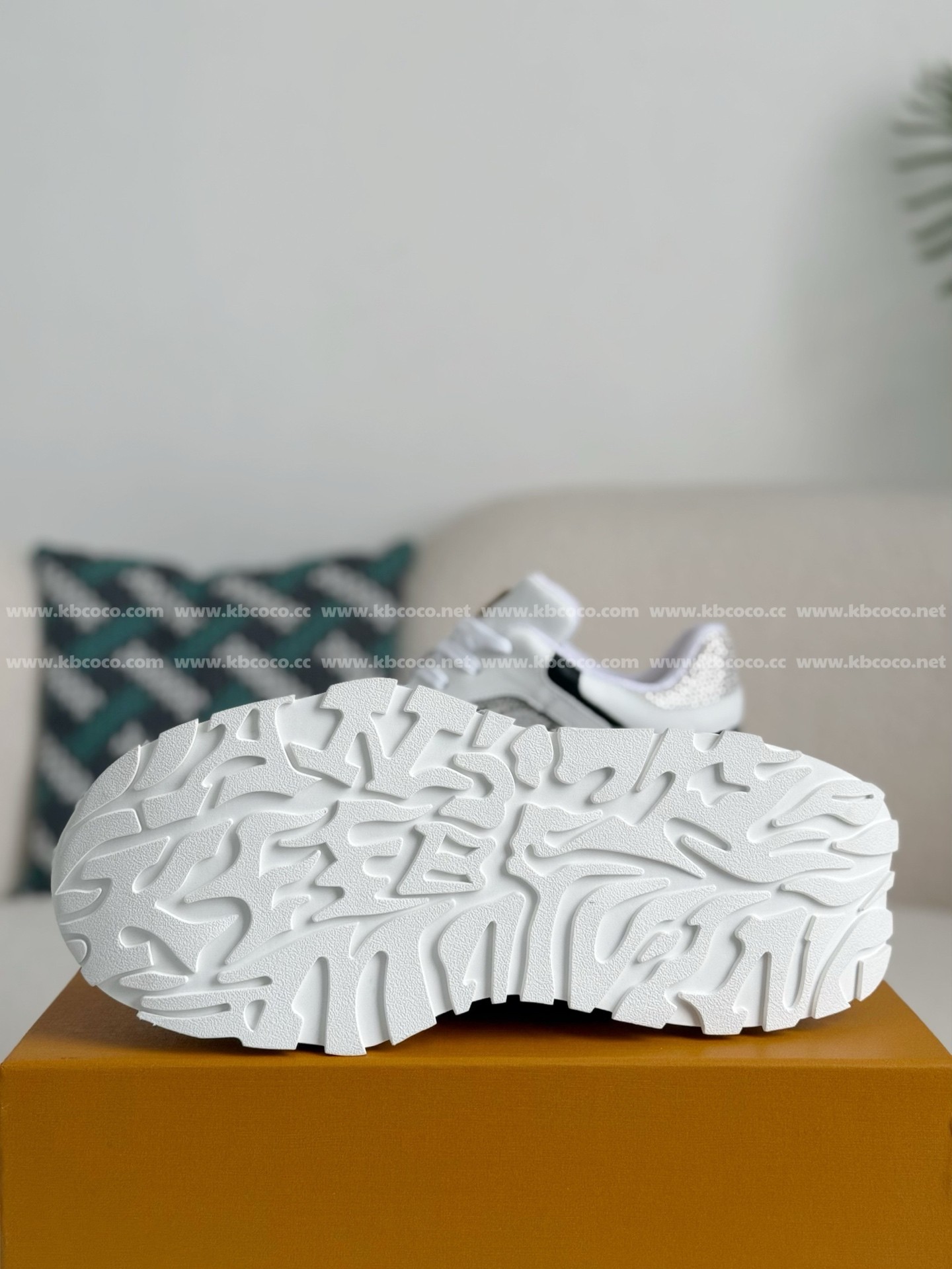 【#5076】 LOUIS VUITTON CASUAL SPORTS SHOES