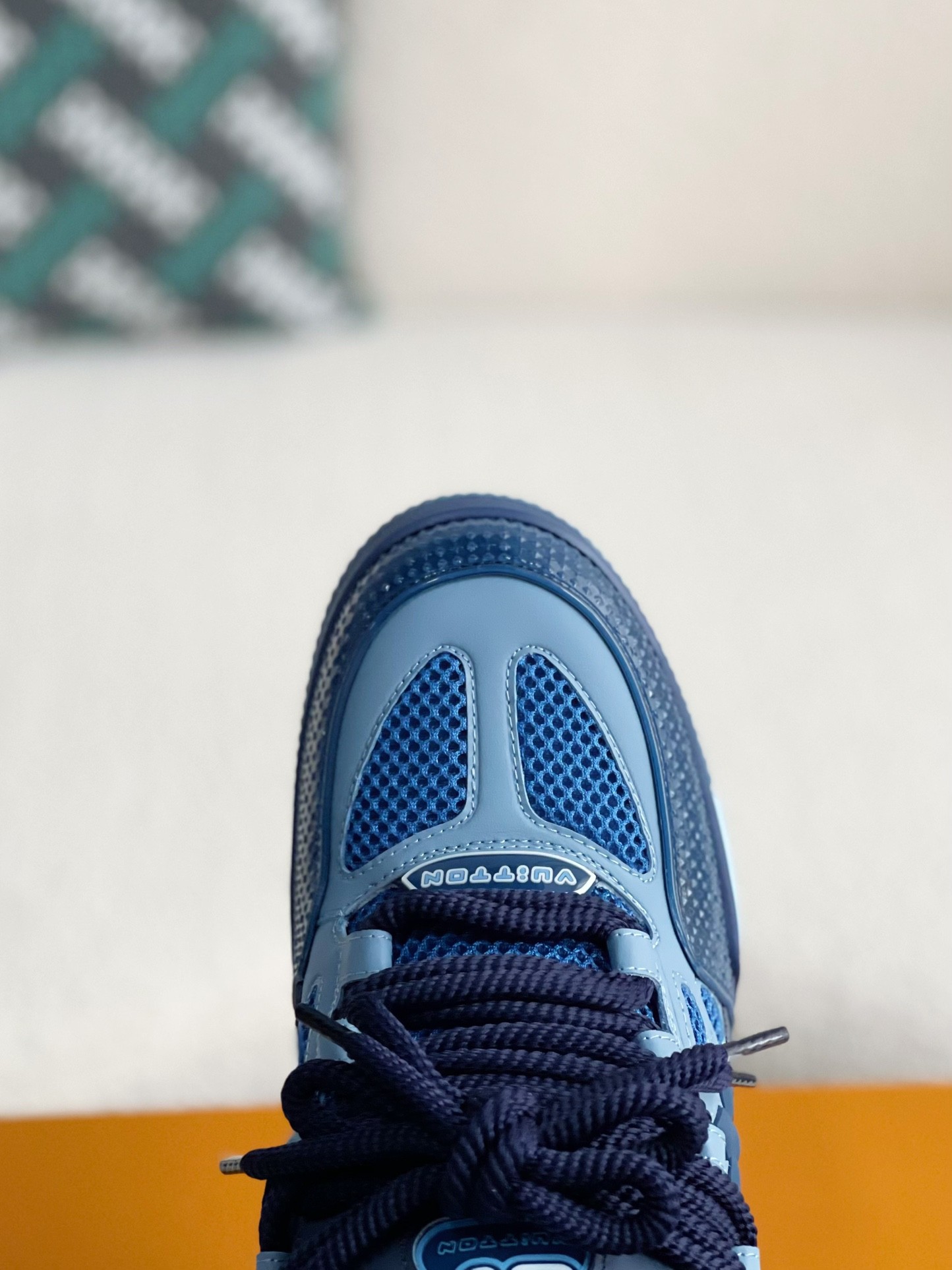 LOUIS VUITTON RUNNER TATIC sneaker