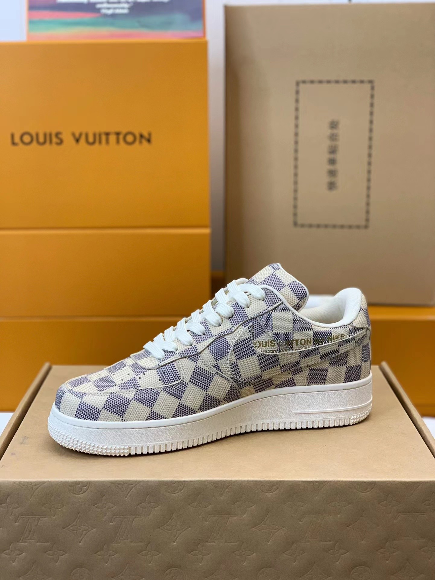 LOUIS VUITTON x NIKE AIR FORCE 1 Sneaker
