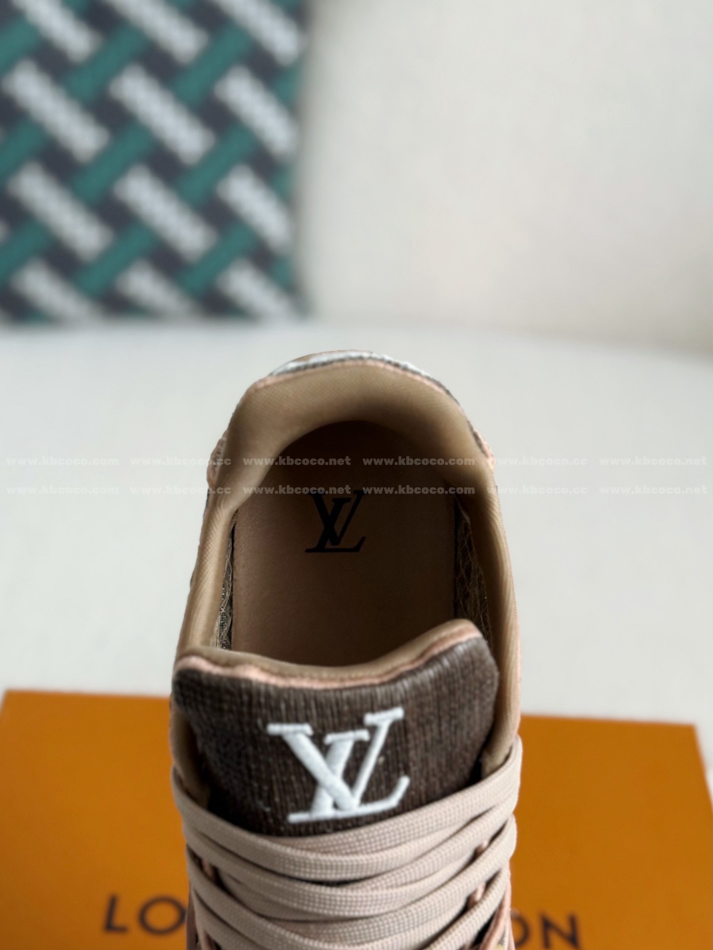 【#5880】LOUIS VUITTON TRAINER SNEAKERS