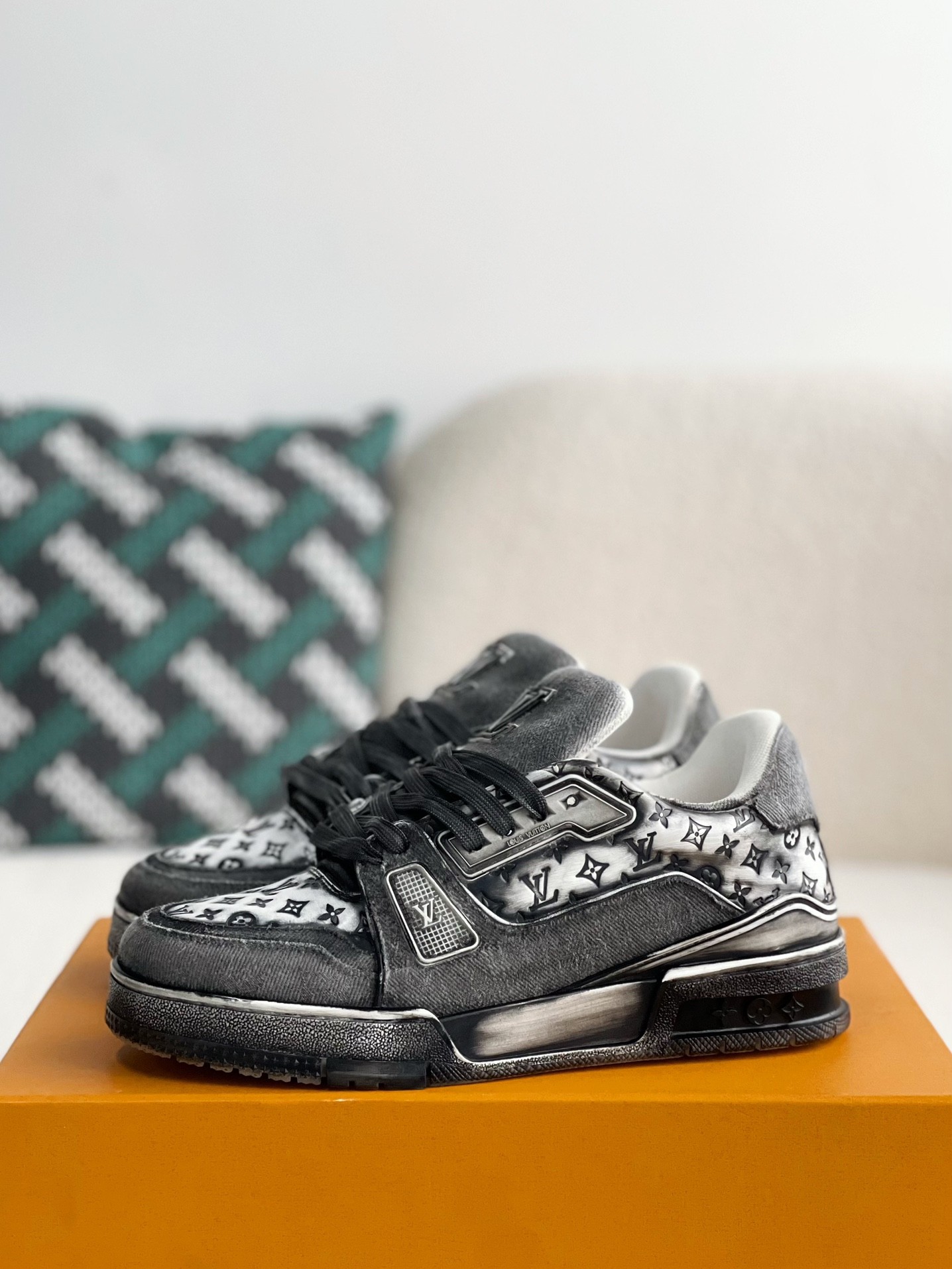 [#3320]LOUIS VUITTON TRAINER SNEAKERS