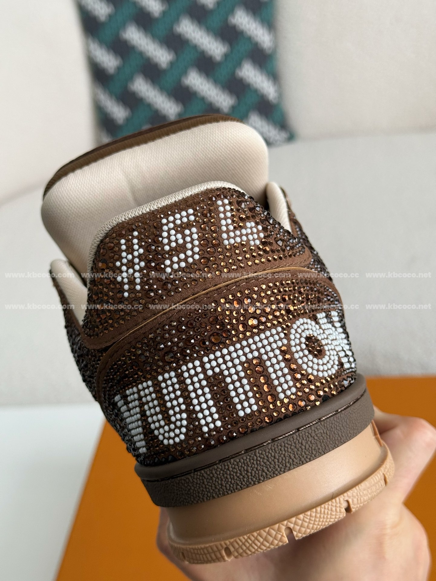 【#4114】 LOUIS VUITTON RUNNER TATIC SNEAKERS