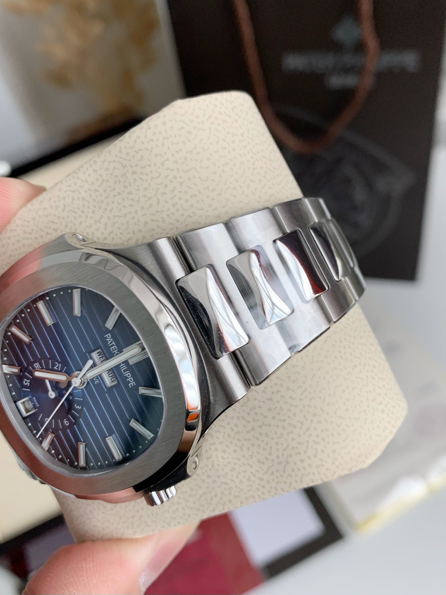 【#2550】 PATEK PHILIPPE 5726 serieswatch