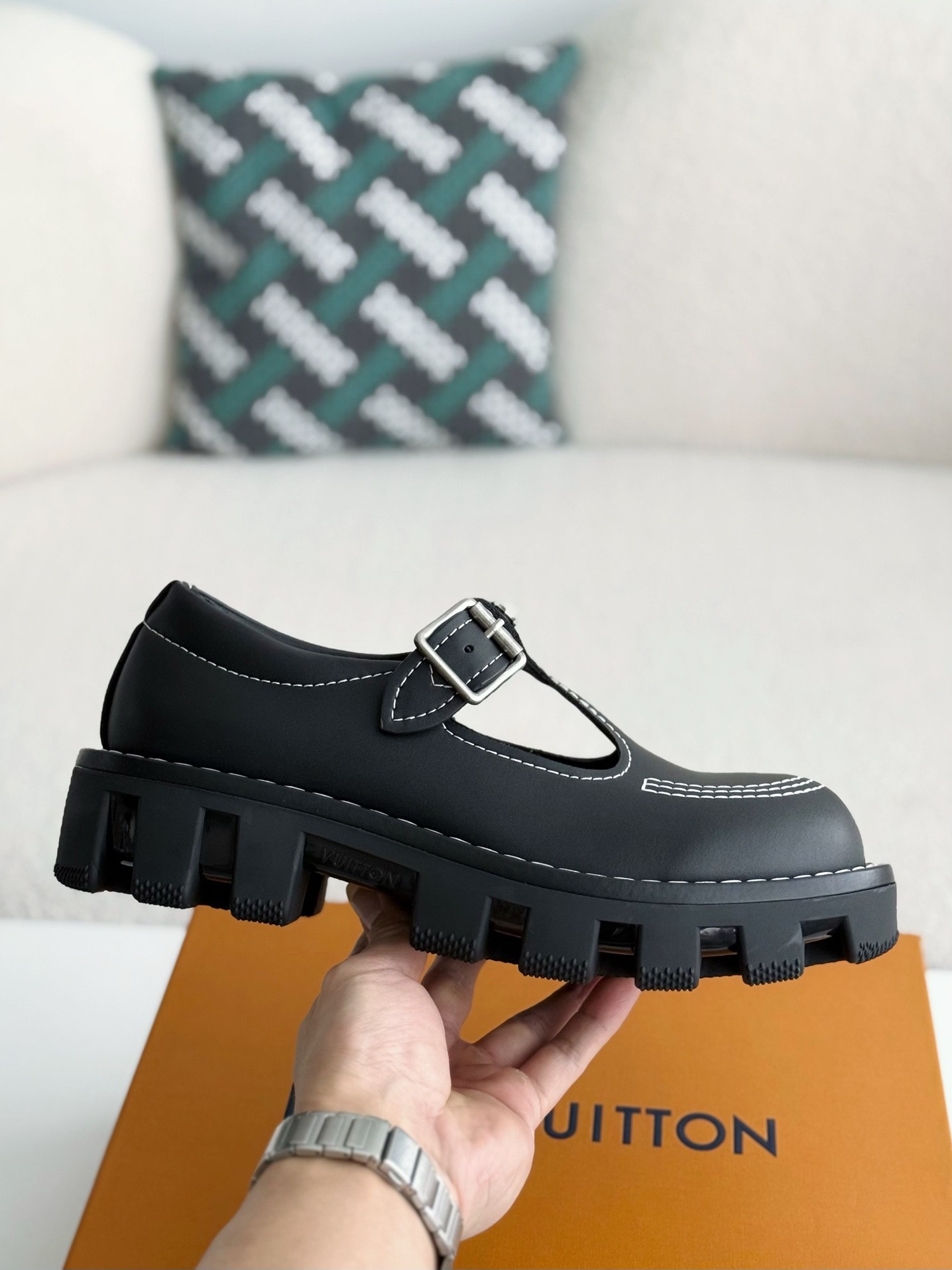 [#3875]LOUIS VUITTON Cow leather/Round head buckle Casual Shoes