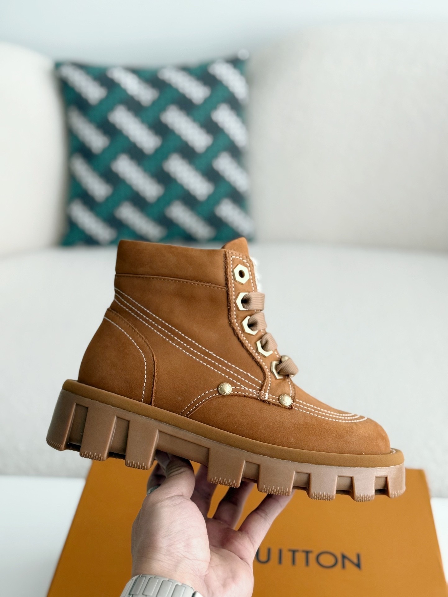 [#3717」 LOUIS VUITTON Round toe lace-up boots